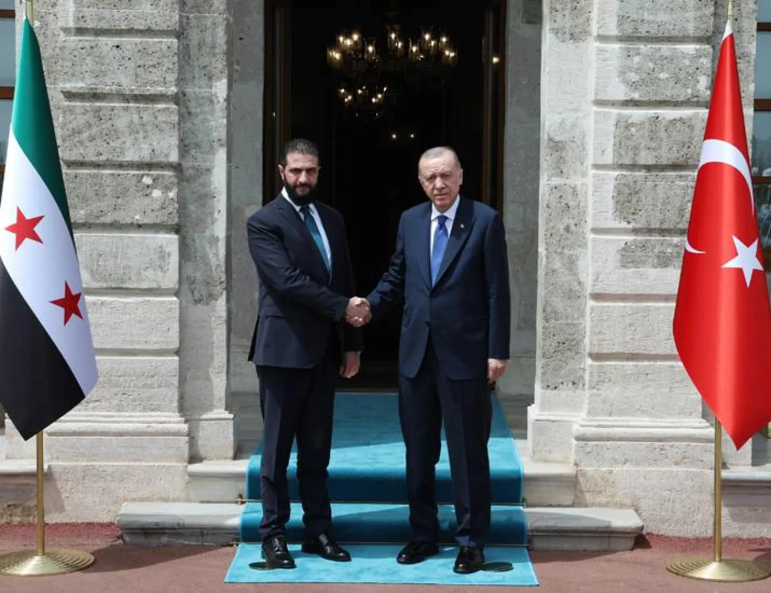 الرئيس التركي رجب طيب إردوغان استقبل الرئيس السوري الانتقالي أحمد الشرع في إسطنبول مايو الماضي لبحث التعاون العسكري (الرئاسة التركية)