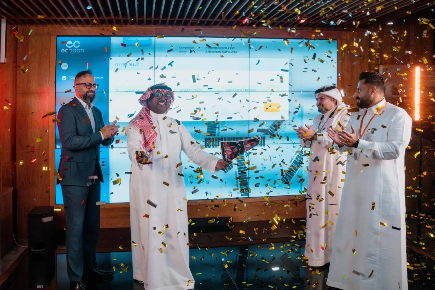 «بترومين إكسبرس» تحتفل بمرور 25 عاماً بإطلاق حملة «أصبح مليونيراً» وتقديم سيارة كجائزة