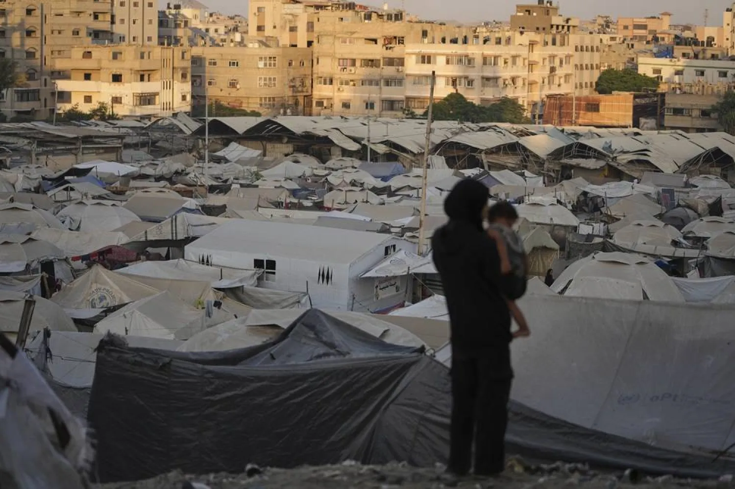  A tent camp for displaced Palestinians stretches along Gaza City, Sunday, Aug. 3, 2025. (AP) 