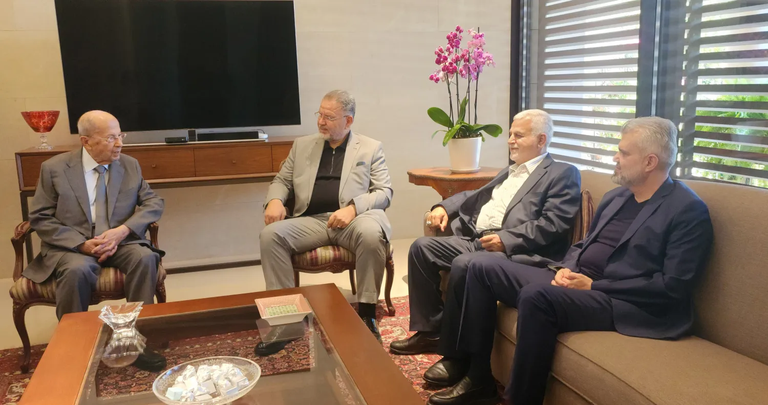 وفد «حزب الله» ملتقياً الرئيس السابق ميشال عون (الوكالة الوطنية)
