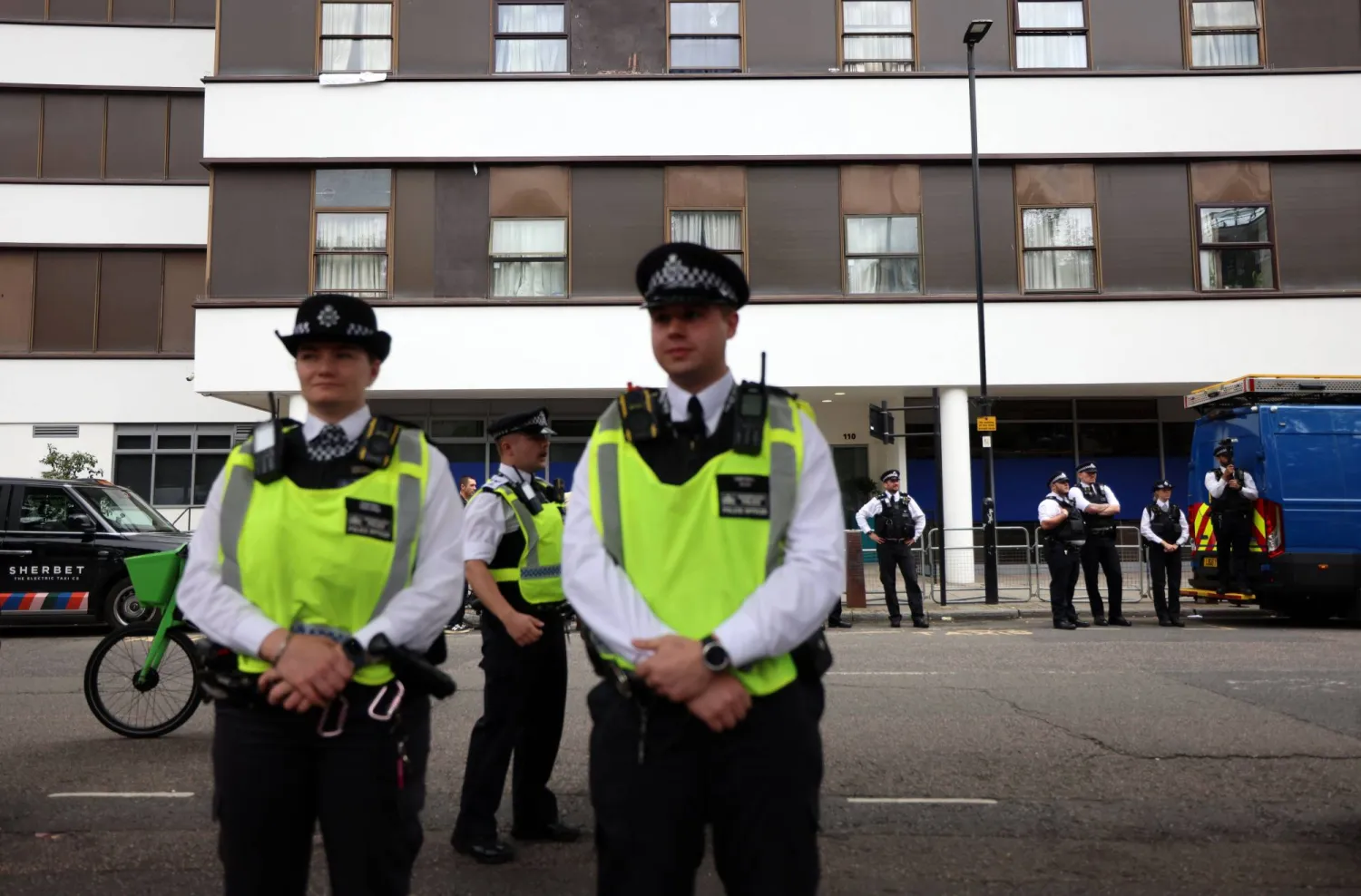 السلطات البريطانية ألقت القبض على شاب يبلغ من العمر 21 عاماً من كمبردج يُشتبه في ارتكابه جريمة قتل (إ.ب.أ)