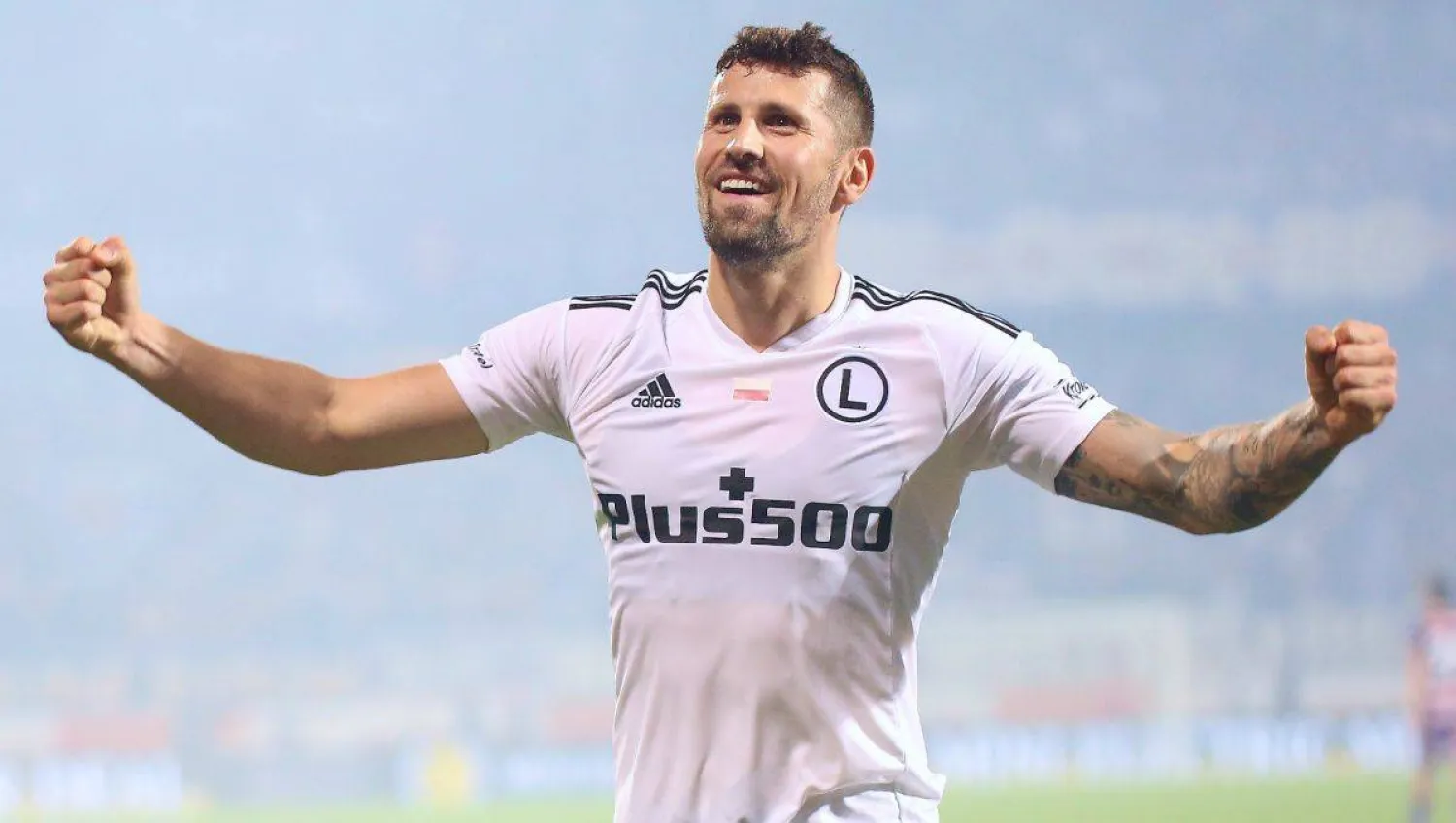 لاعب الوسط التشيكي الدولي بافيل شولك (وسائل إعلام عالمية)