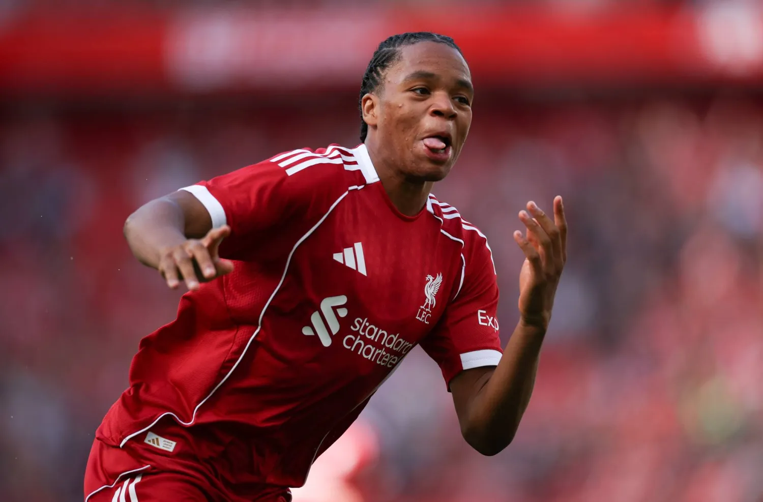 ريو نجوموا نجم ليفربول الصاعد (إ.ب.أ)