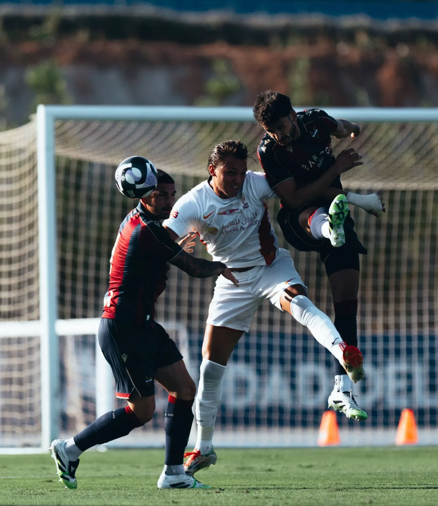 ريتيغي لاعب القادسية في مباراة ودية (نادي القادسية)