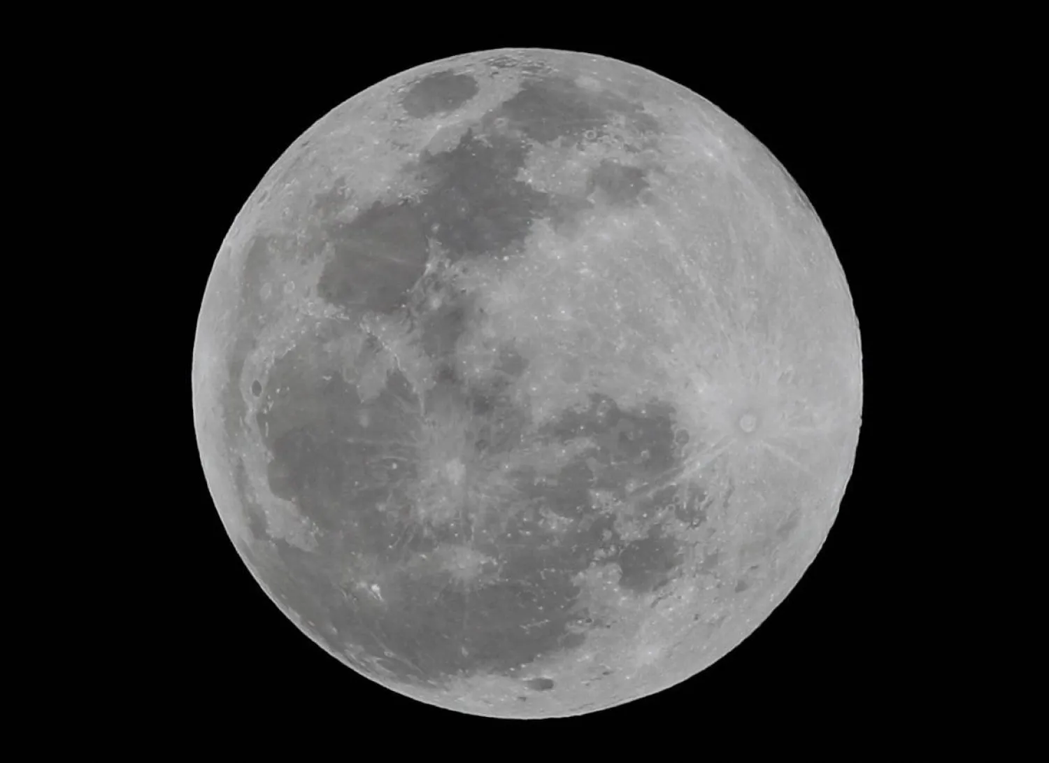 وكالة الفضاء الأميركية تخطط لبناء مُفاعل نووي على سطح القمر (رويترز)
