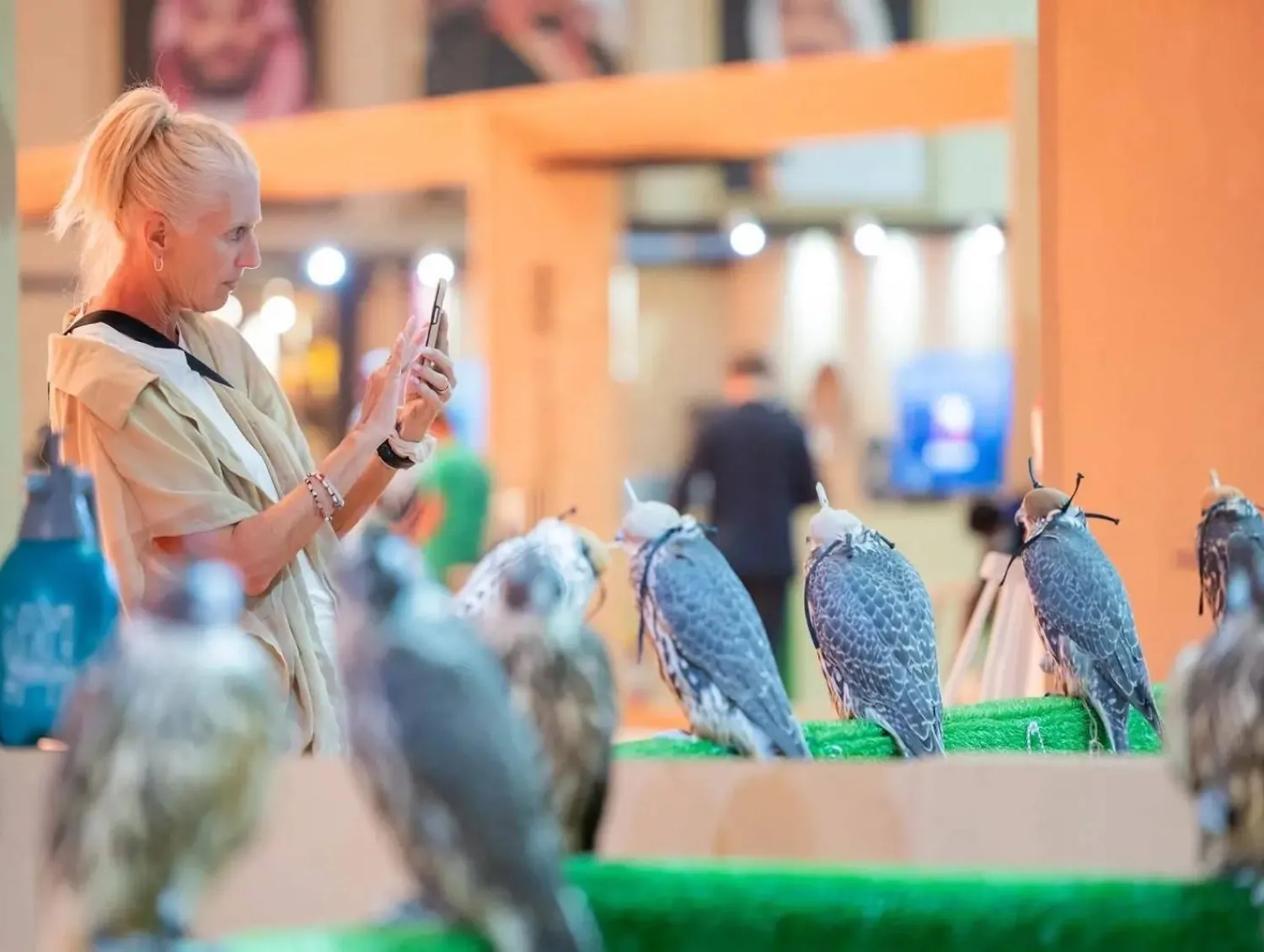 المزاد يعدد إحدى أبرز المنصات العالمية المتخصصة في بيع وشراء الصقور (واس)