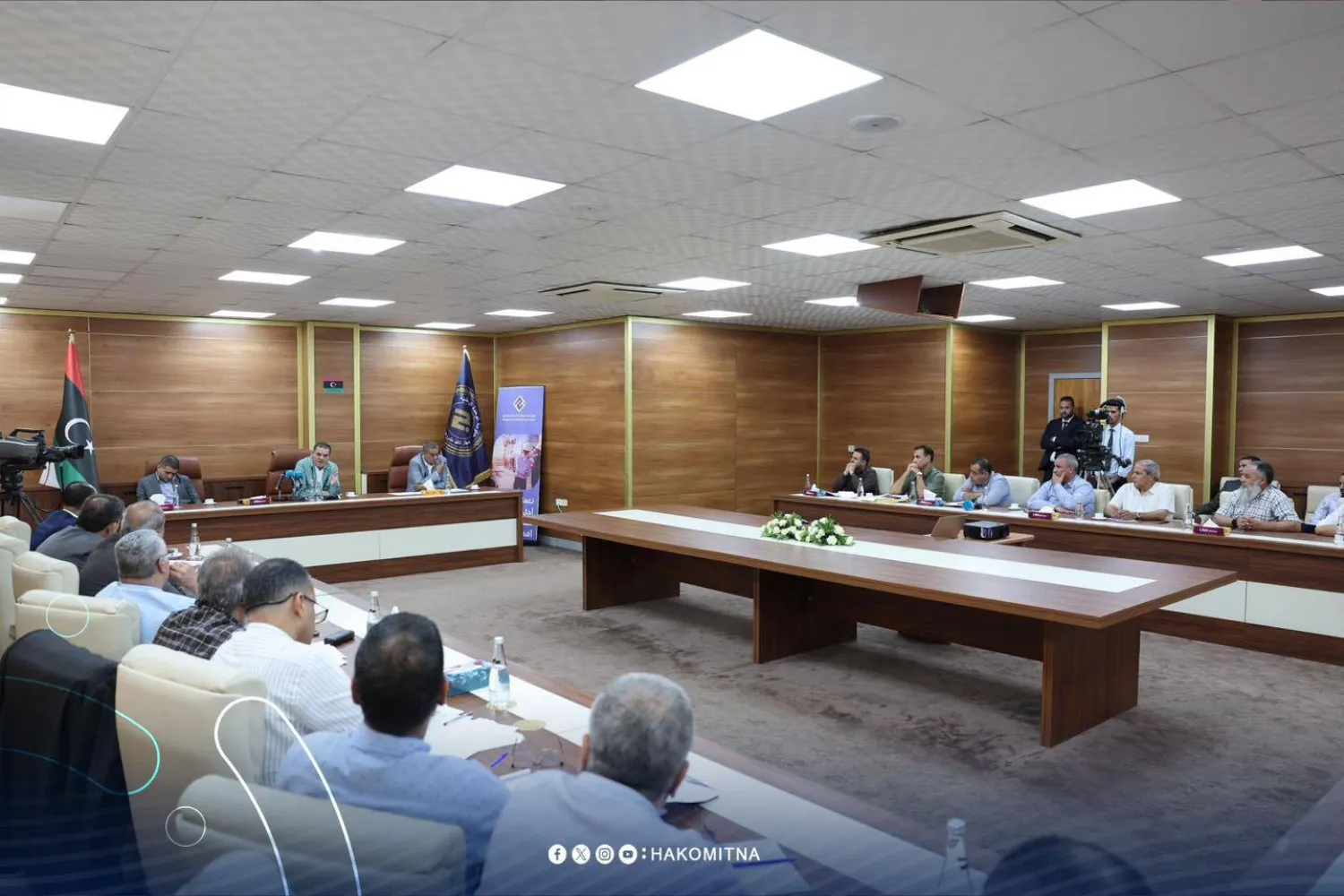 الدبيبة خلال زيارته مقر جهاز الإسكان (حكومة الوحدة المؤقتة)