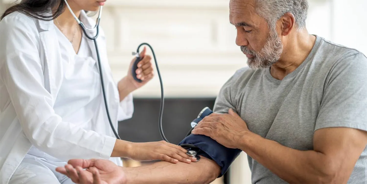 قياس ضغط الدّم يعد أمراً حيوياً للكشف المبكر عن ارتفاع ضغط الدم (جامعة ميشيغان)