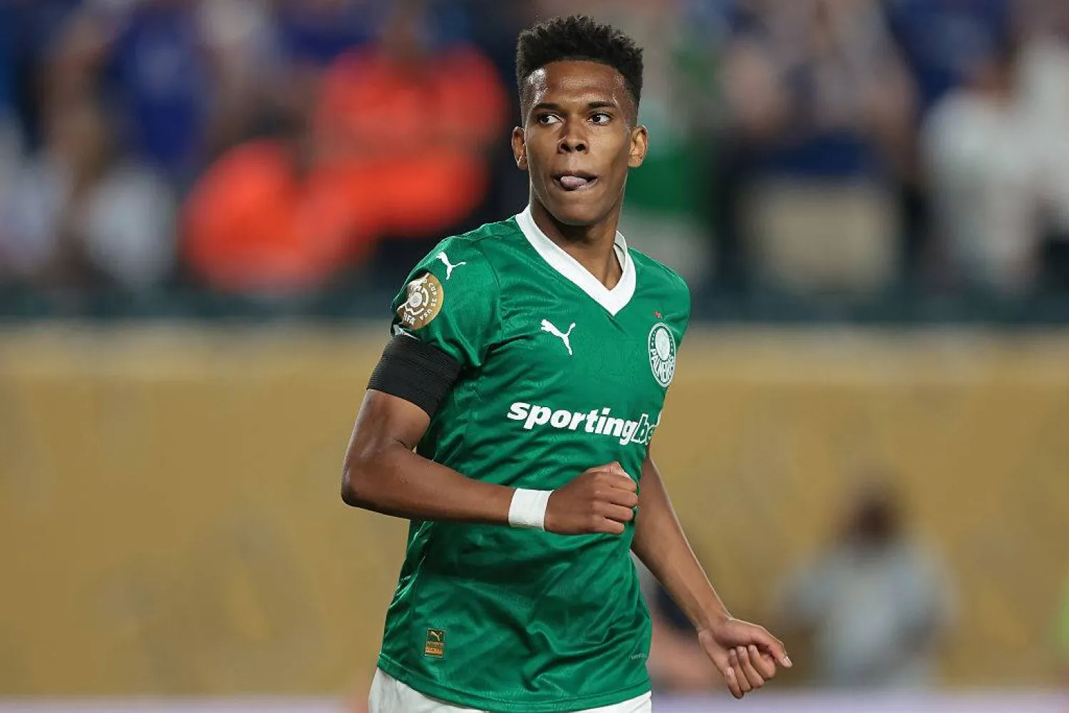 البرازيلي الشاب استيفاو (وسائل إعلام برازيلية) 