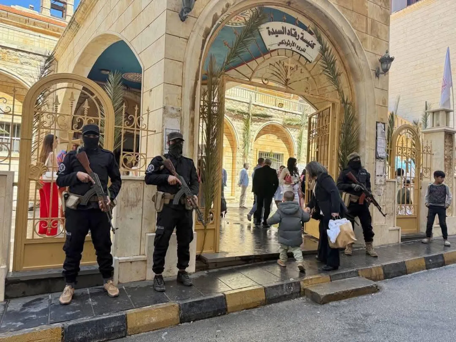 انتشار الأمن السوري وقت عيد أحد الشعانين في طرطوس بداية العام (أخبار طرطوس)