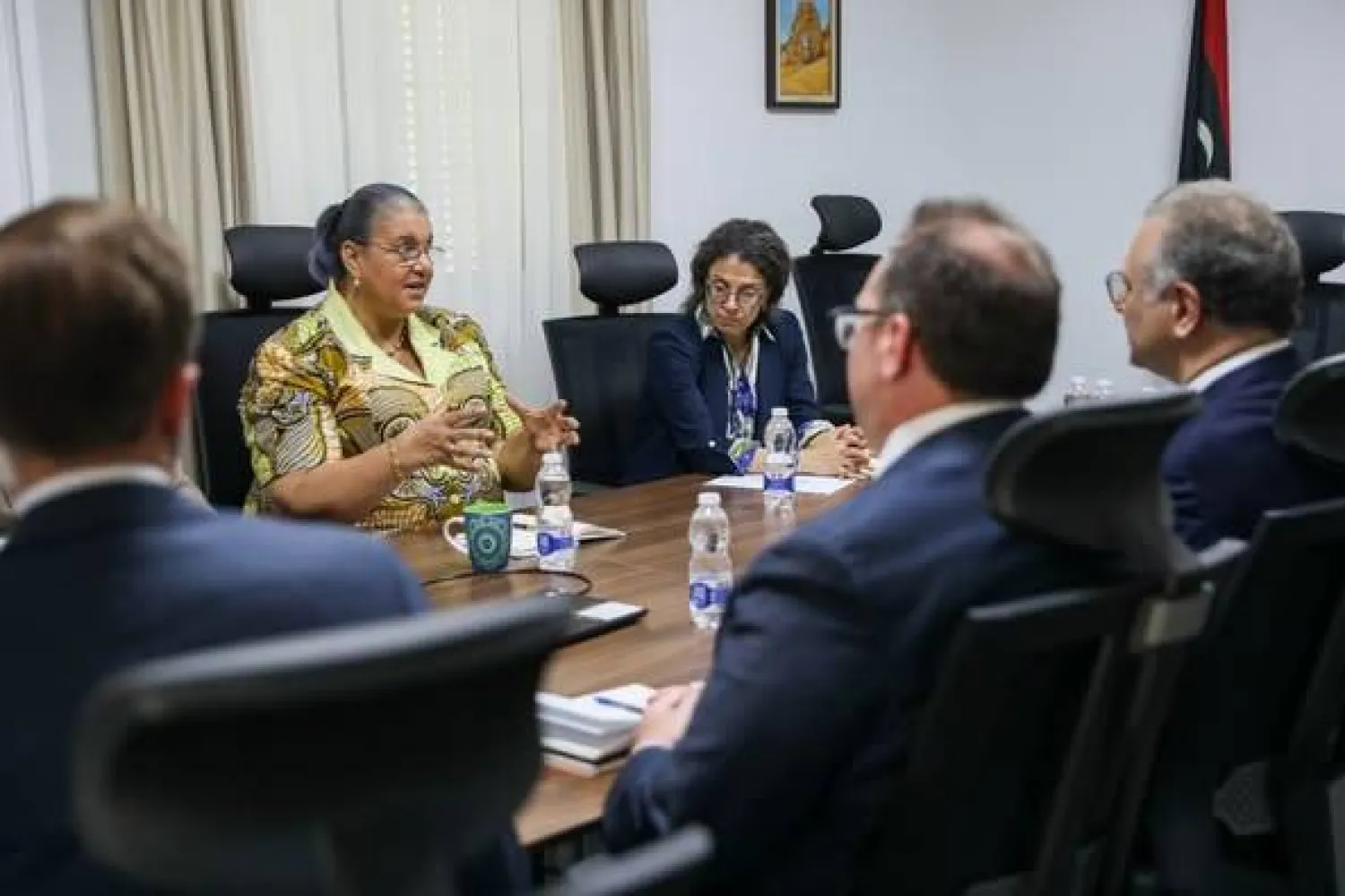 هانا تيتيه خلال لقاء مع مستشار الرئيس الأميركي مسعد بولس في طرابلس الشهر الماضي (البعثة الأممية)