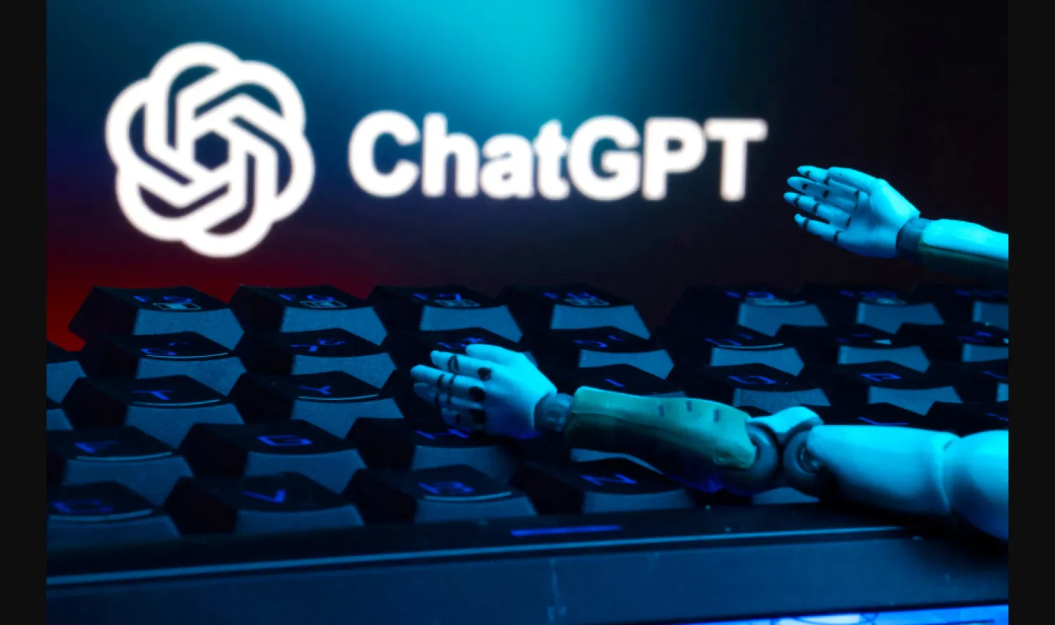 شعار برنامج «شات جي بي تي» (رويترز) 