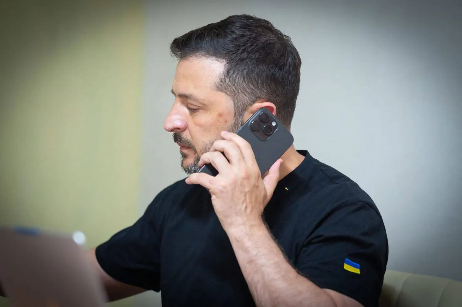 This handout photograph taken and released by the Ukrainian Presidential Press Service on August 6, 2025, shows Ukraine's President Volodymyr Zelensky during a phone call with US President Donald Trump after visiting Sumy region, amid the Russian invasion of Ukraine. (Photo by Handout / UKRAINIAN PRESIDENTIAL PRESS SERVICE / AFP)  