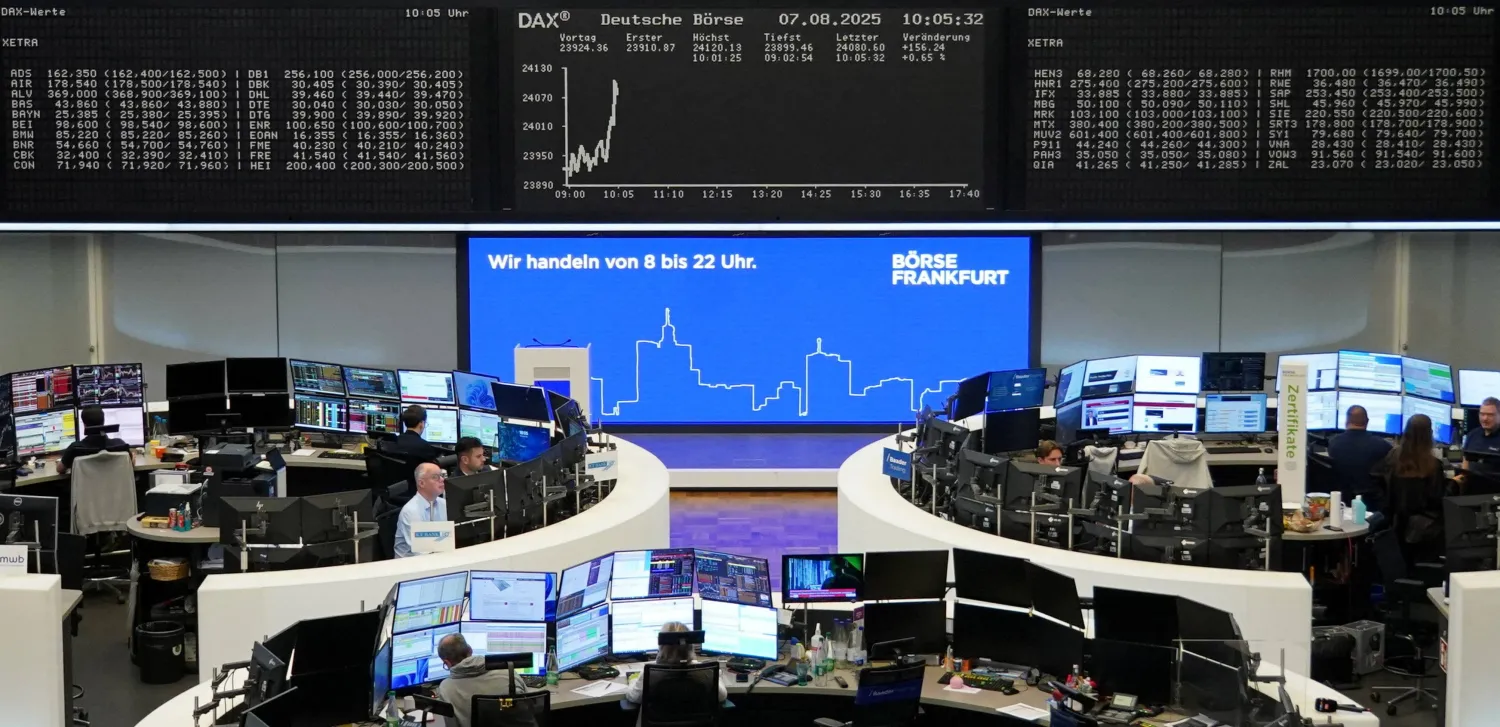رسم بياني لمؤشر الأسهم الألماني «داكس» في بورصة فرنكفورت (رويترز)