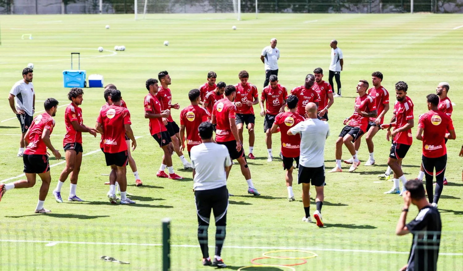 أندية الدوري المصري أبرمت في سوق الانتقالات 329 صفقة بـ23 مليون يورو (الأهلي المصري)