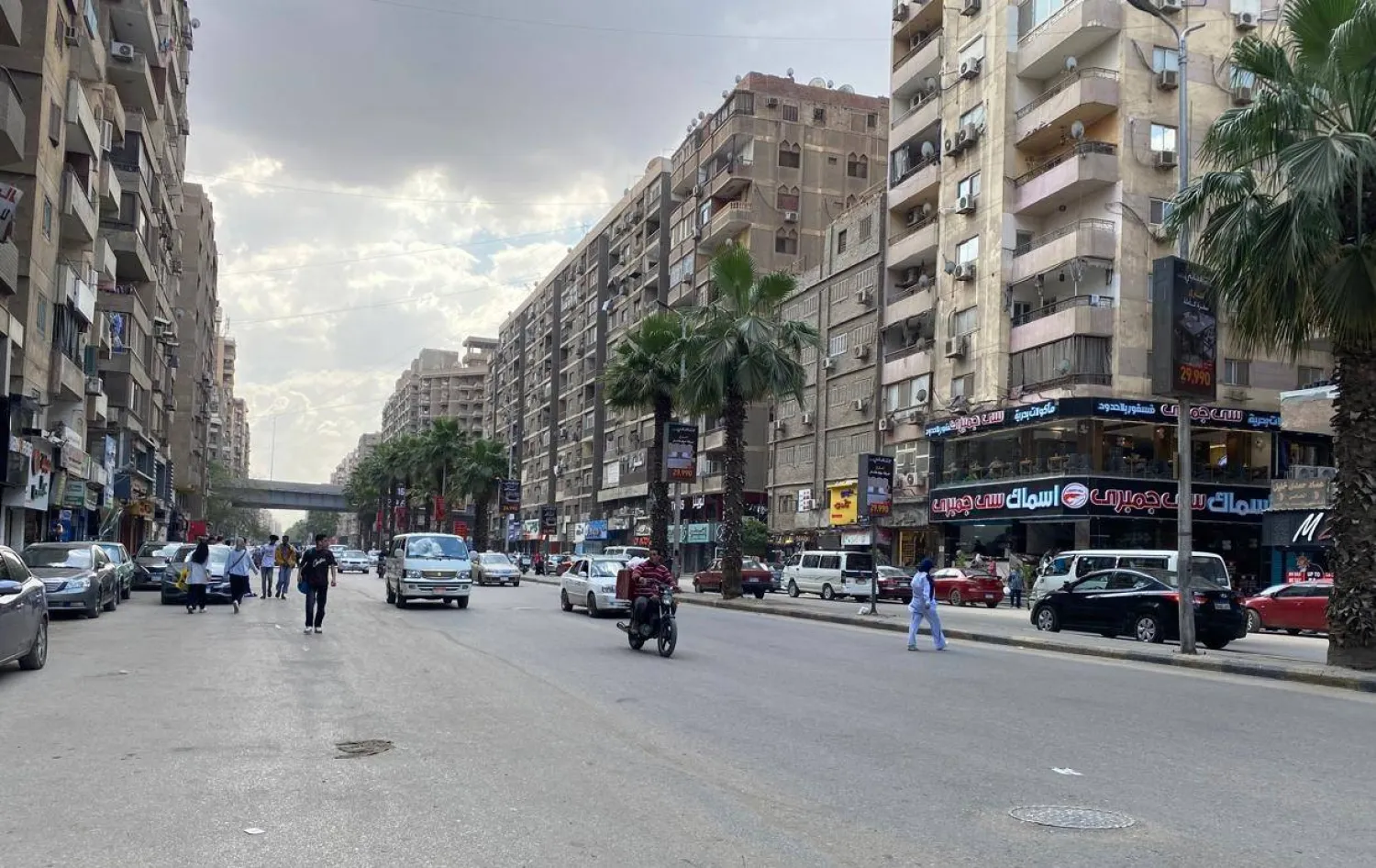 بنايات في منطقة فيصل بالجيزة (الشرق الأوسط)