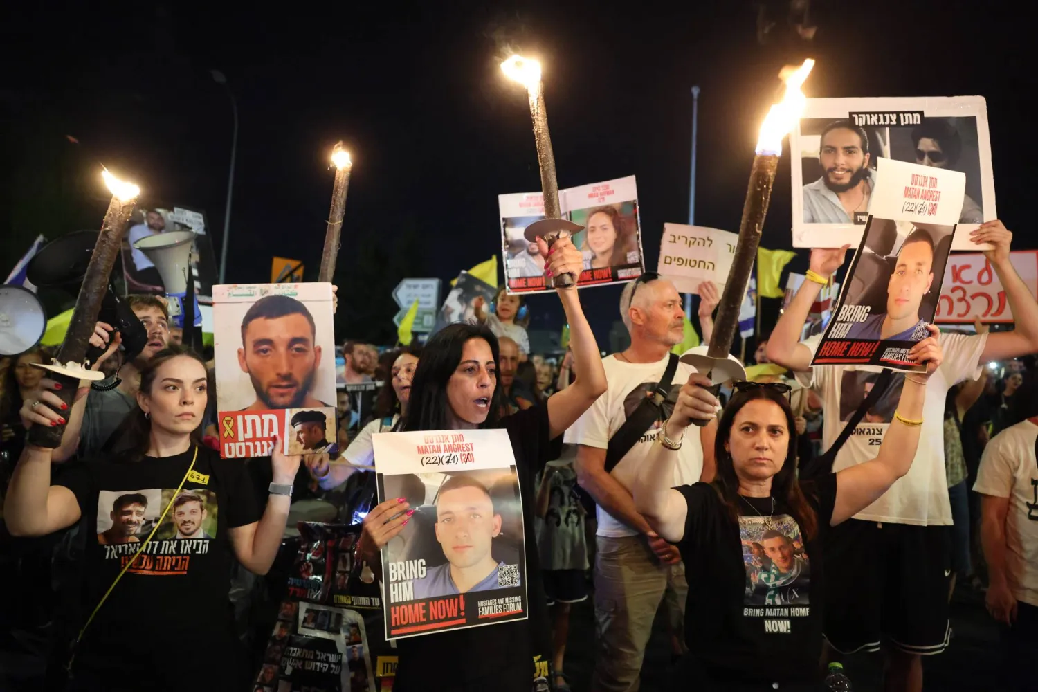 جانب من الاحتجاجات (إ.ب.أ)