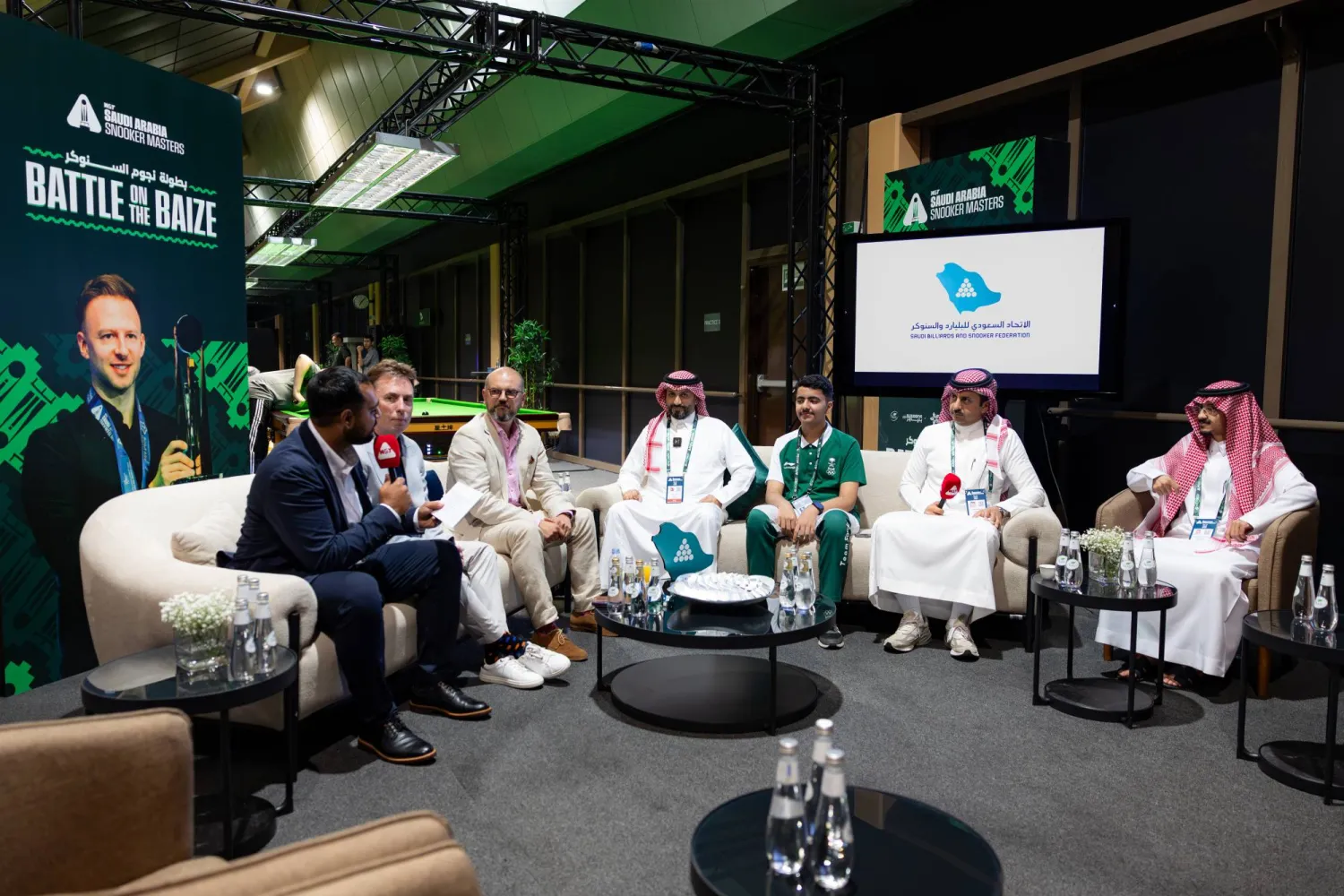 من اجتماع الطاولة المستديرة في جدة والذي يسبق انطلاق بطولة السنوكر العالمية (الشرق الأوسط)