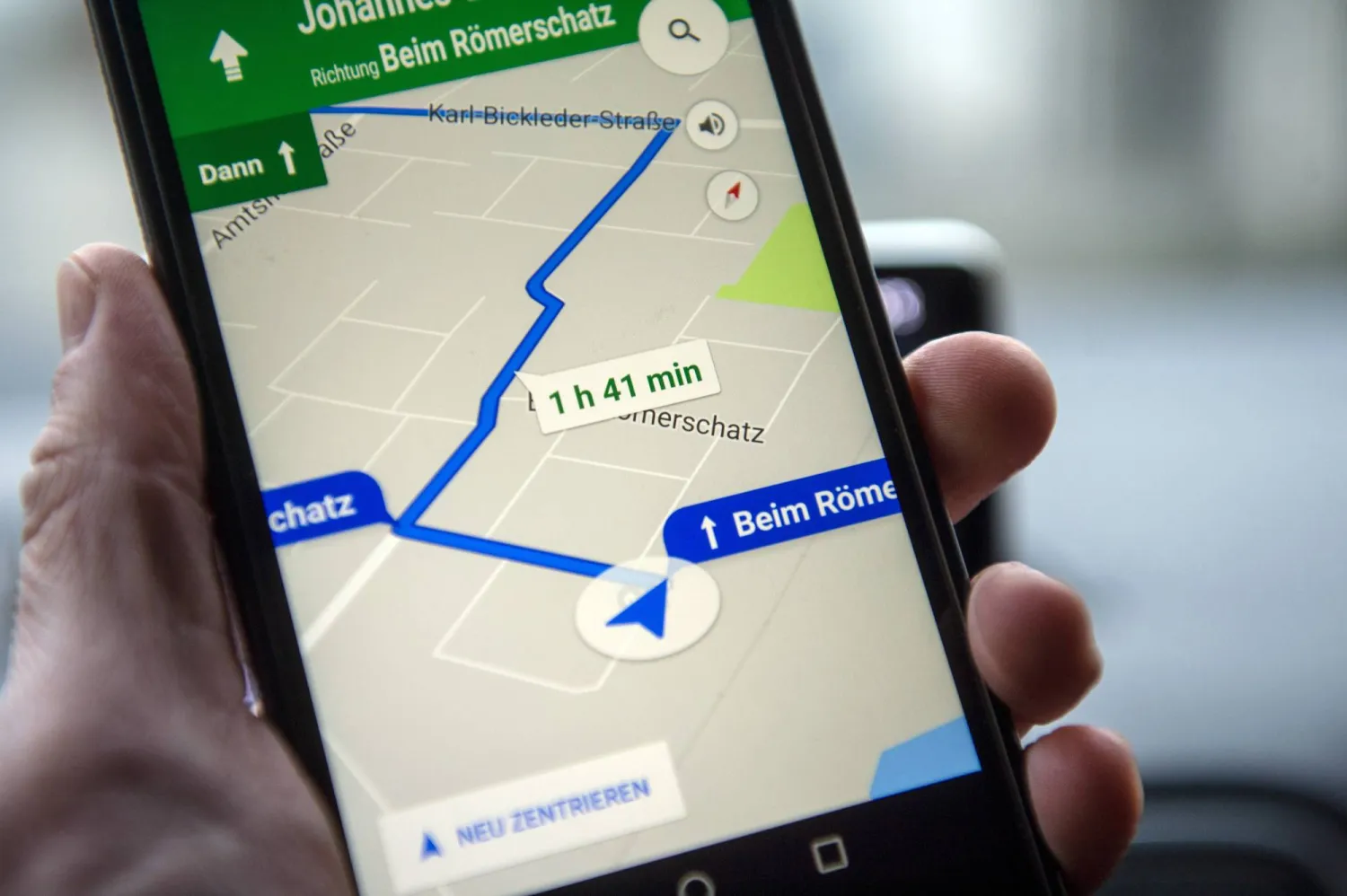 FILED - 13 December 2016, Bavaria, Straubing: The navigation software Google Maps shows a route on the screen of a smartphone. Photo: Armin Weigel/dpa