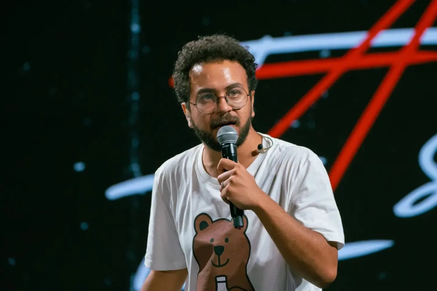 «الشاطر»... الدور الذي فتح له باب الكوميديا مع فريق محترف (فيسبوك)