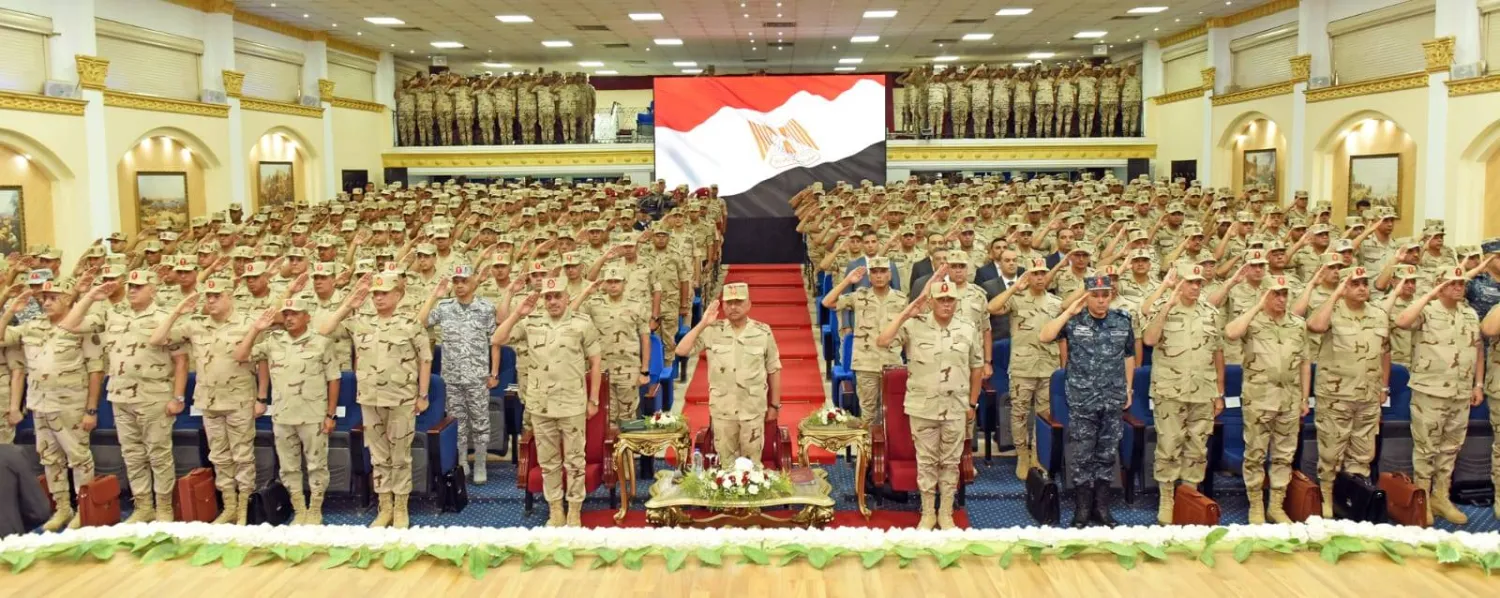 القائد العام للقوات المسلحة المصرية يلتقي مقاتلي المنطقة الجنوبية العسكرية (المتحدث العسكري المصري)