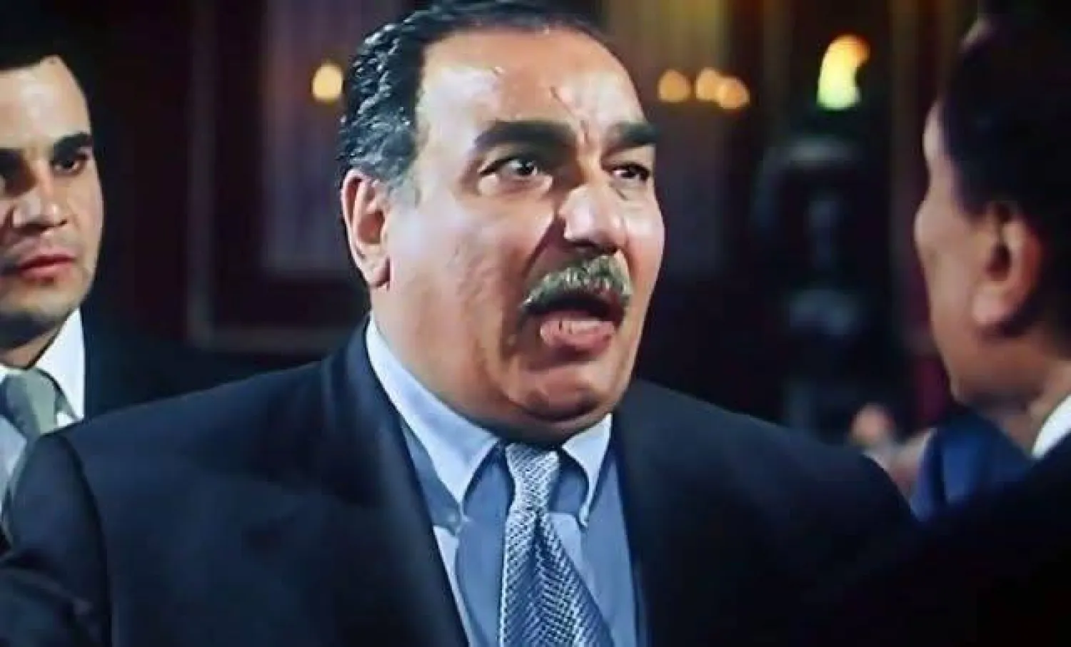 الفنان سيد صادق في لقطة من فيلم «التجربة الدنماركية» (حساب نقابة المهن السينمائية على فيسبوك)