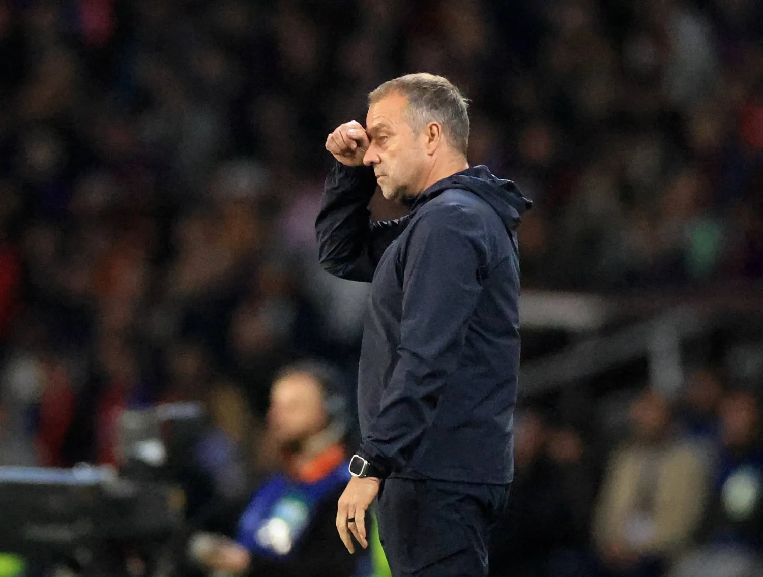 مدرب برشلونة هانز فليك (رويترز)