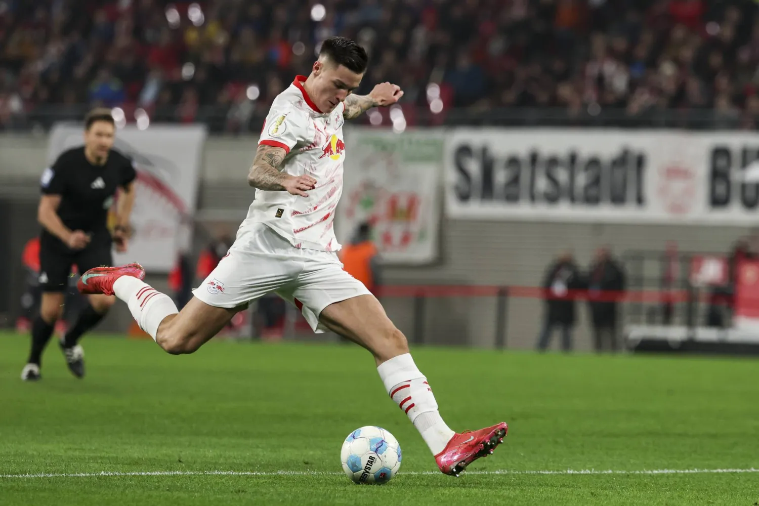 بنجامين سيسكو استقرَّت به الحال في مان يونايتد (د.ب.أ)