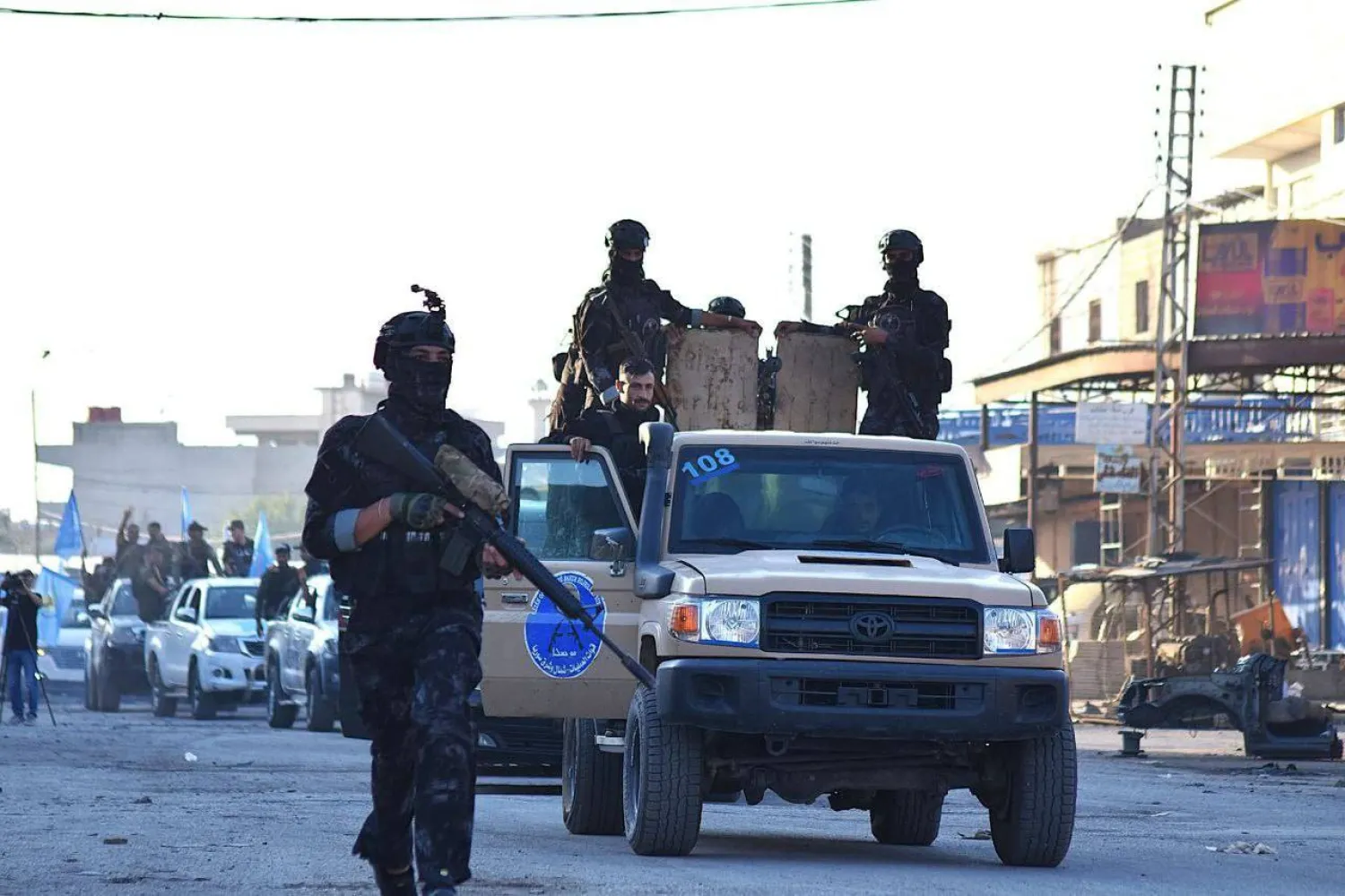 عرض عسكري لـ«قسد» في وقت سابق بمدينة الحسكة شمال شرقي سوريا (أرشيفية - الشرق الأوسط)