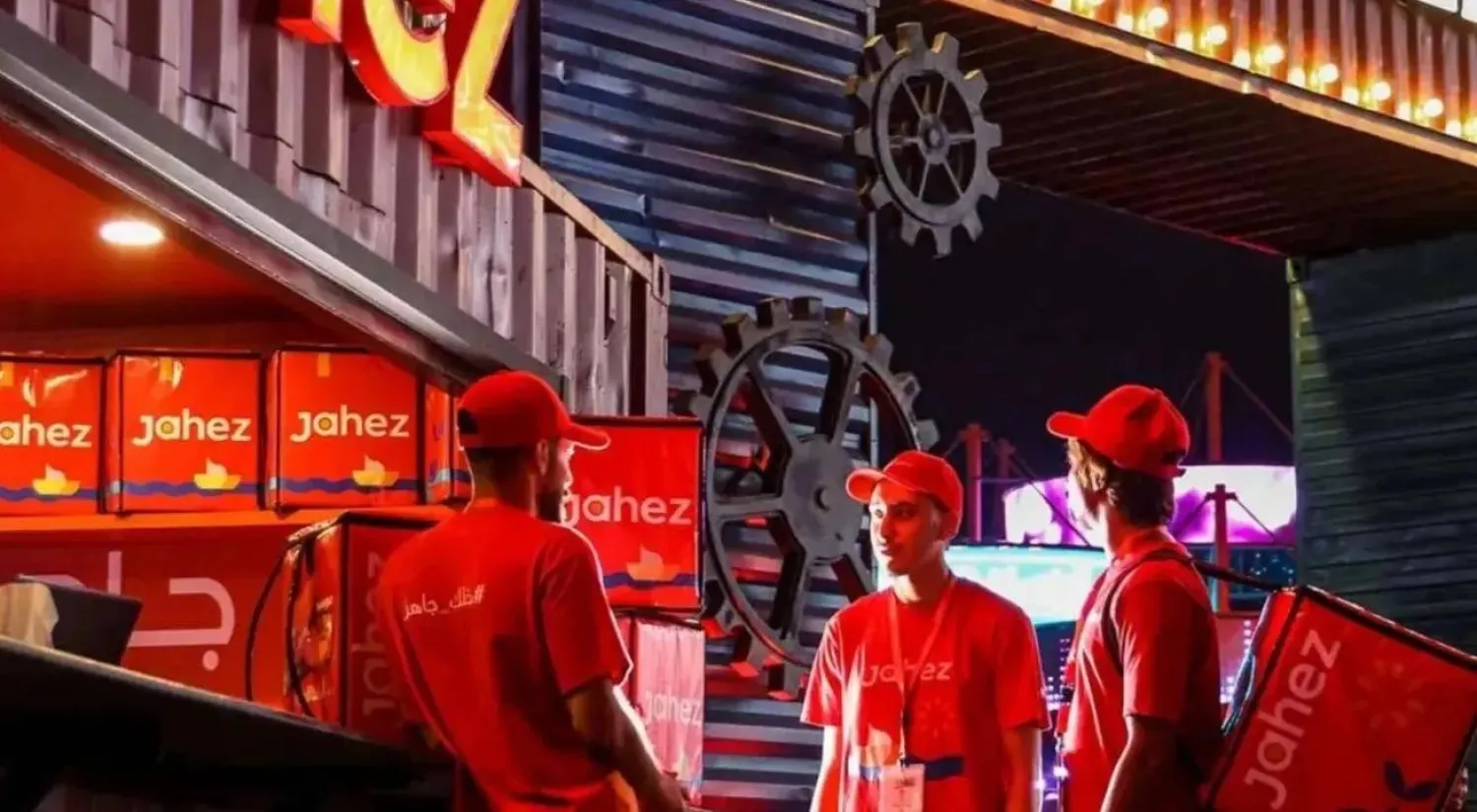 موظفون في «جاهز» خلال عمليات التوصيل (موقع الشركة الإلكتروني)