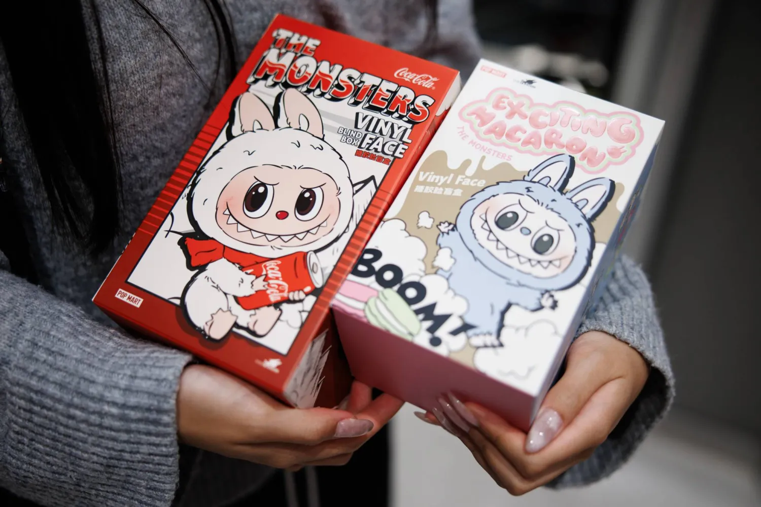 انتشرت دمى «لابوبو» على نطاقٍ واسع خلال الأشهر الماضية (إ.ب.أ)