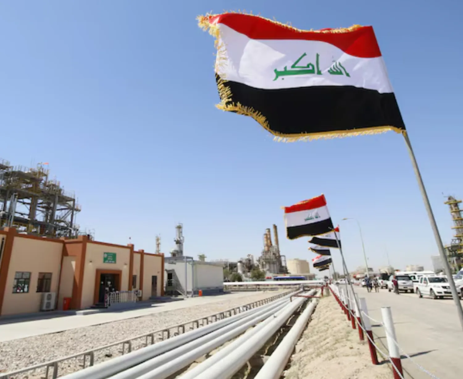 An Iraqi flag flutters in southwest Basra, Iraq April 20, 2017. REUTERS/Essam Al-Sudani/File Photo