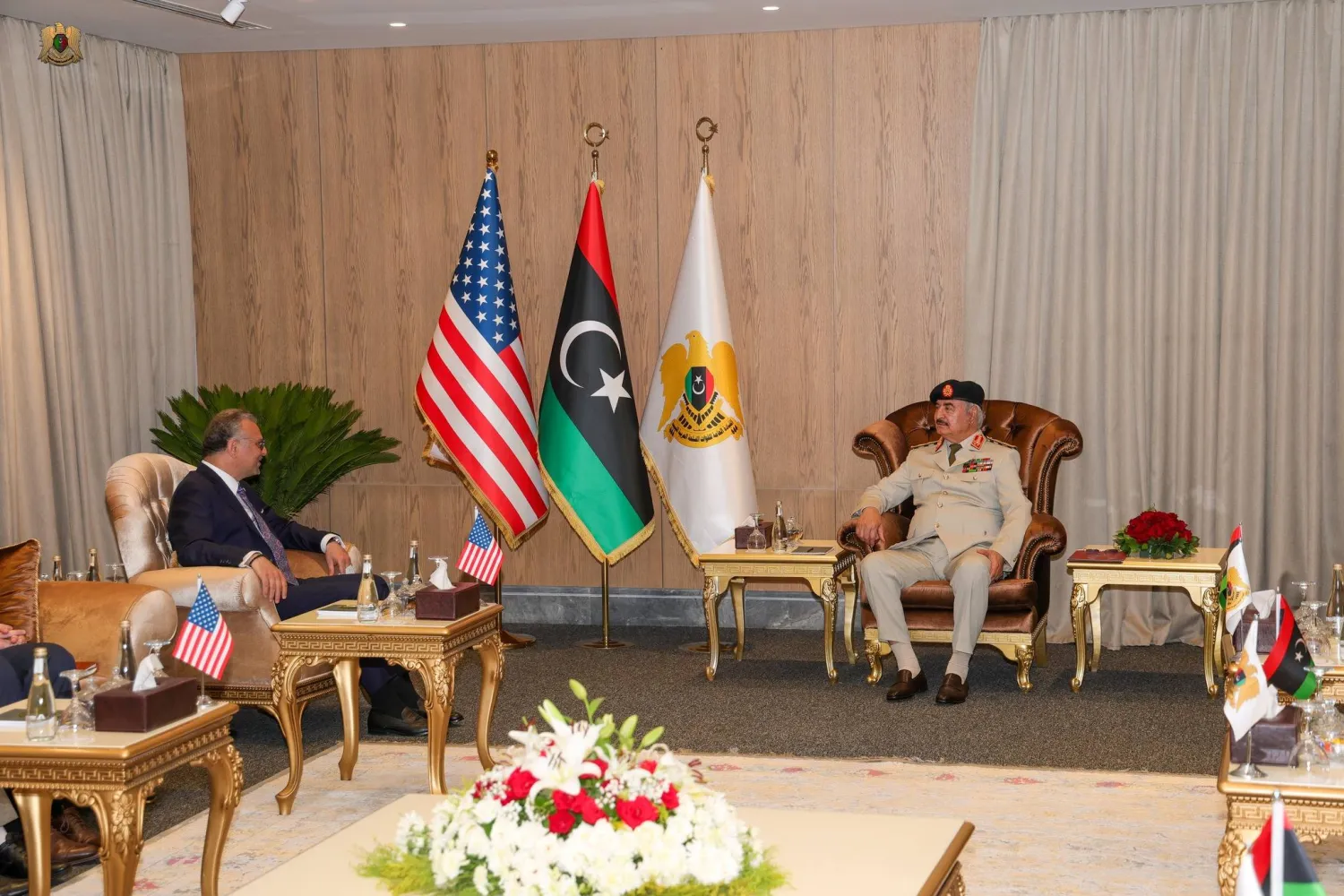 حفتر مستقبلاً مسعد بولس في 24 يوليو (القيادة العامة)