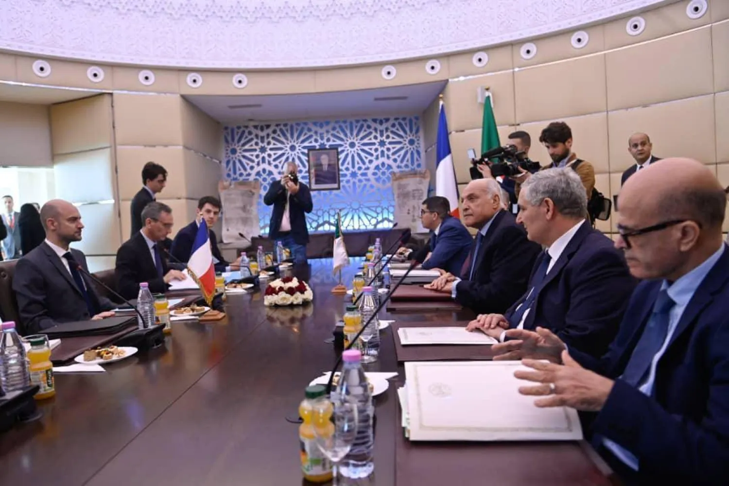 محادثات بين وزيري الخارجية الجزائري والفرنسي في أبريل 2025 (الخارجية الجزائرية)