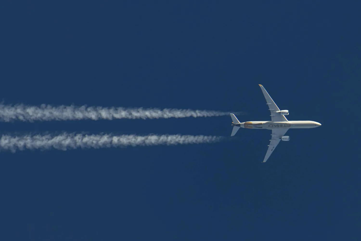 خرافات بيئية وفرص جديدة لتقليل تأثيرات الطيران على المناخ