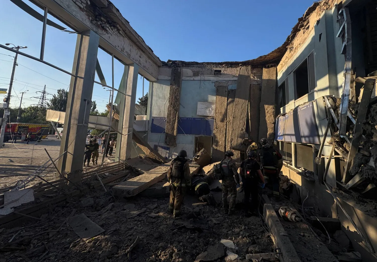 جانب من الدمار جراء الغارات الروسية على أوكرانيا (رويترز)