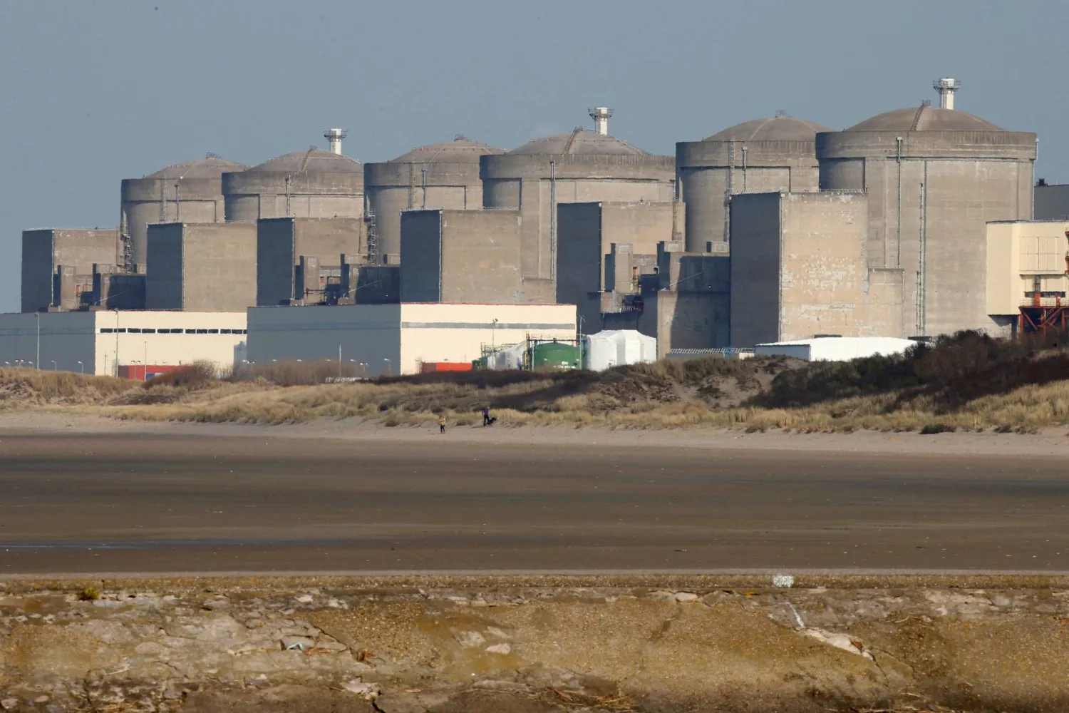 محطة «غرافلين» للطاقة النووية في شمال فرنسا (رويترز)