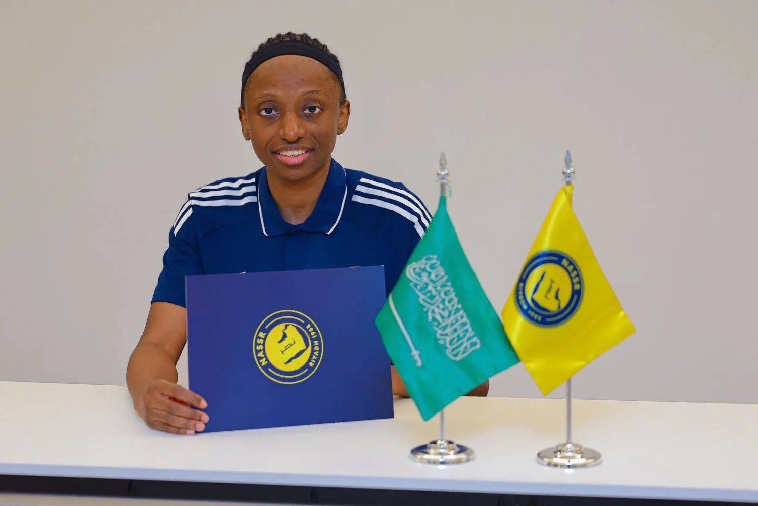 لطيفة النوفاوي تنضم رسمياً للنصر (نادي النصر)