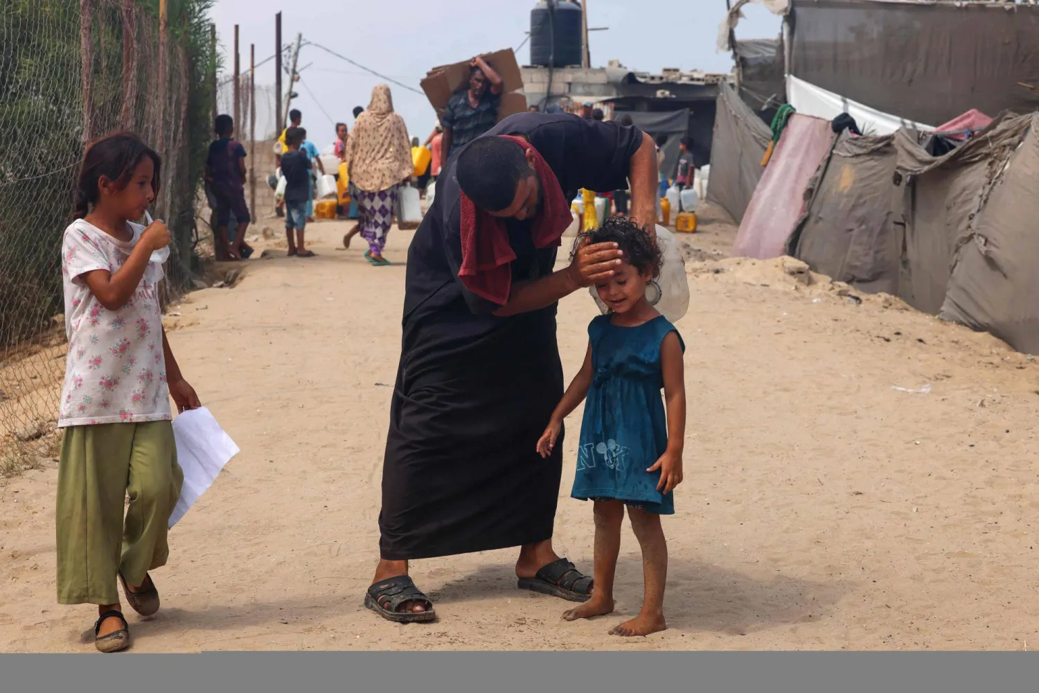 قالت منظمة الصحة العالمية التابعة للأمم المتحدة إن 148 شخصاً توفوا جراء سوء التغذية في غزة (أ.ف.ب)