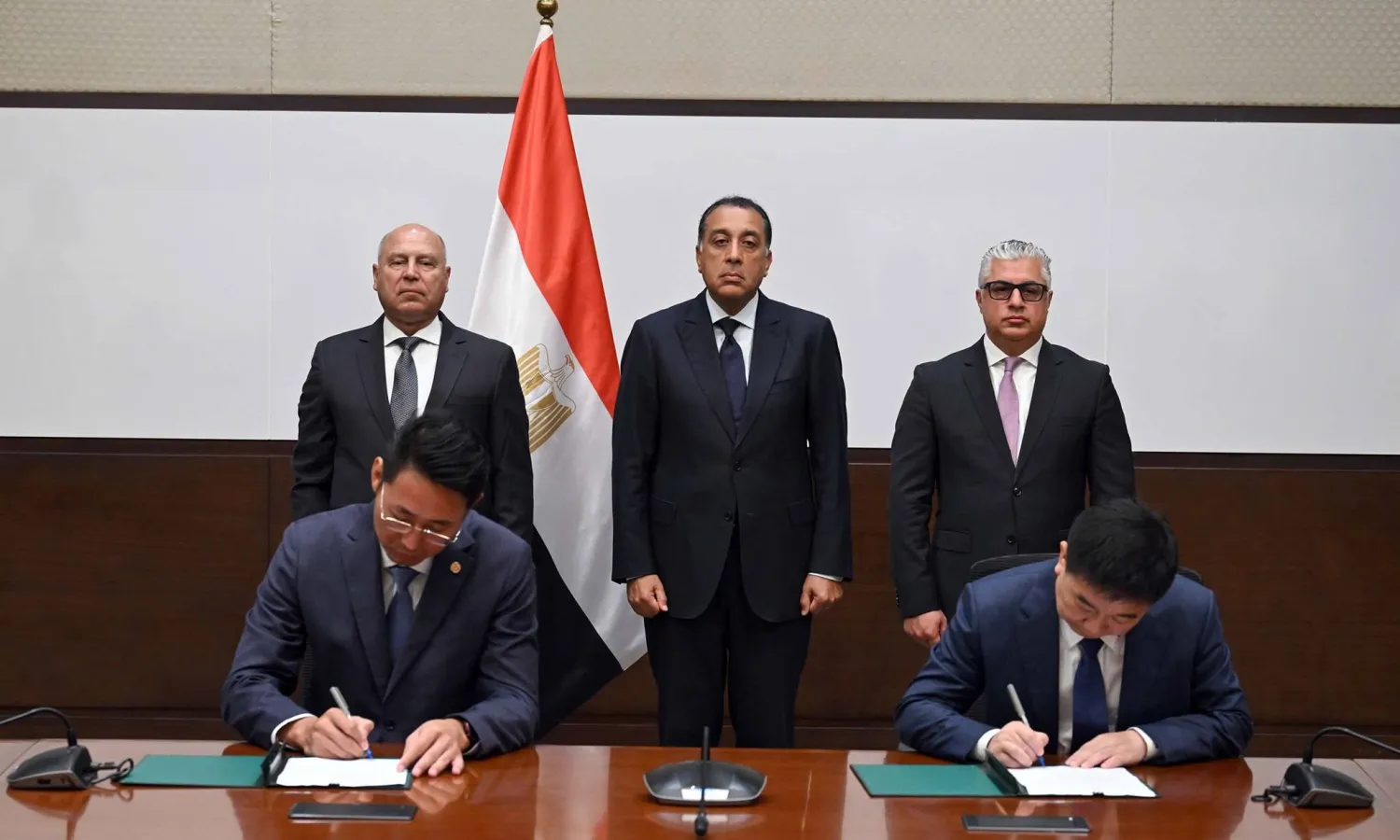 رئيس الوزراء المصري يشهد توقيع الاتفاقية مع شركة «سايلون» الصينية (رئاسة مجلس الوزراء المصري)
