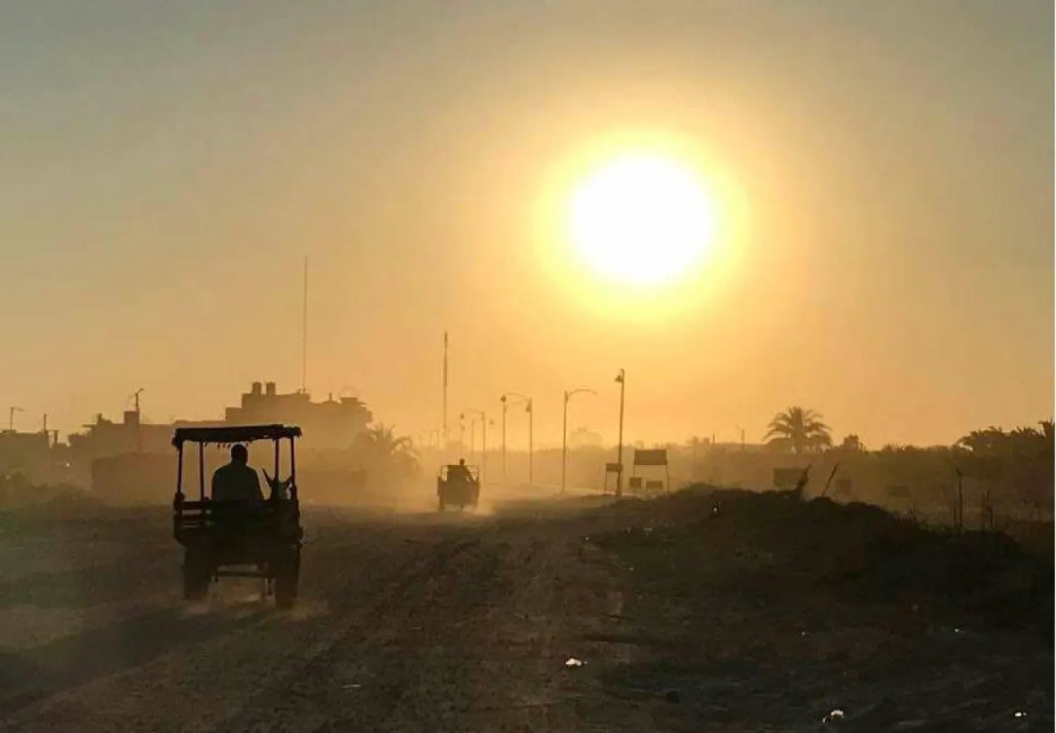 الحرارة المرتفعة سيطرت على مدن جنوبية (تصوير: عبد الفتاح فرج)