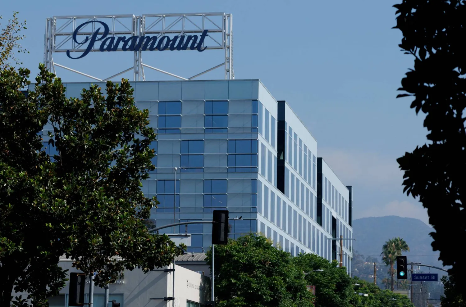 FILE PHOTO: A Paramount logo is shown on the top of a building in Hollywood in Los Angeles, California, US, August 5, 2025. REUTERS/Mike Blake/File Photo