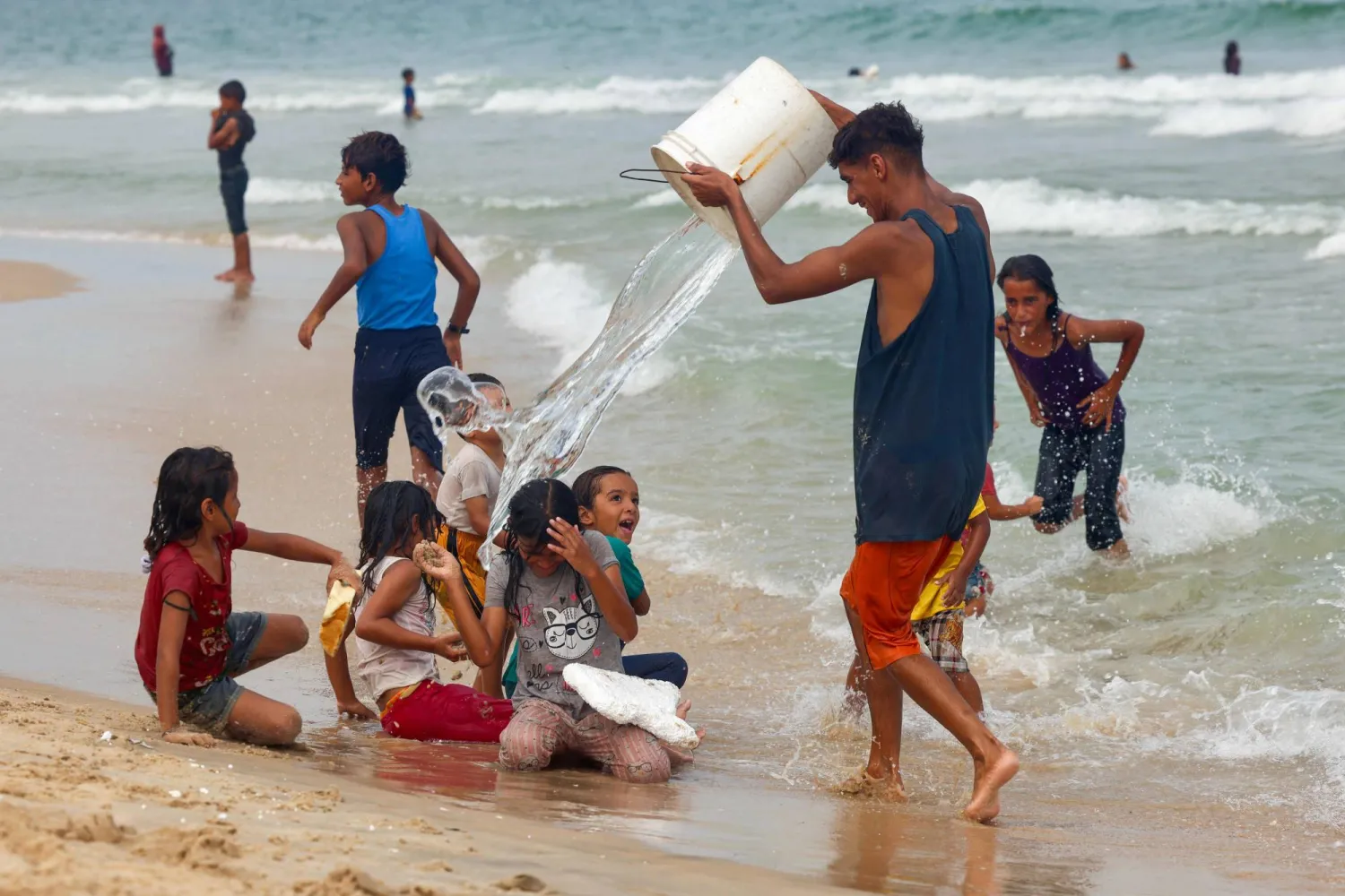 ارتفاع قياسي لدرجات الحرارة في قطاع غزة (أ.ف.ب)