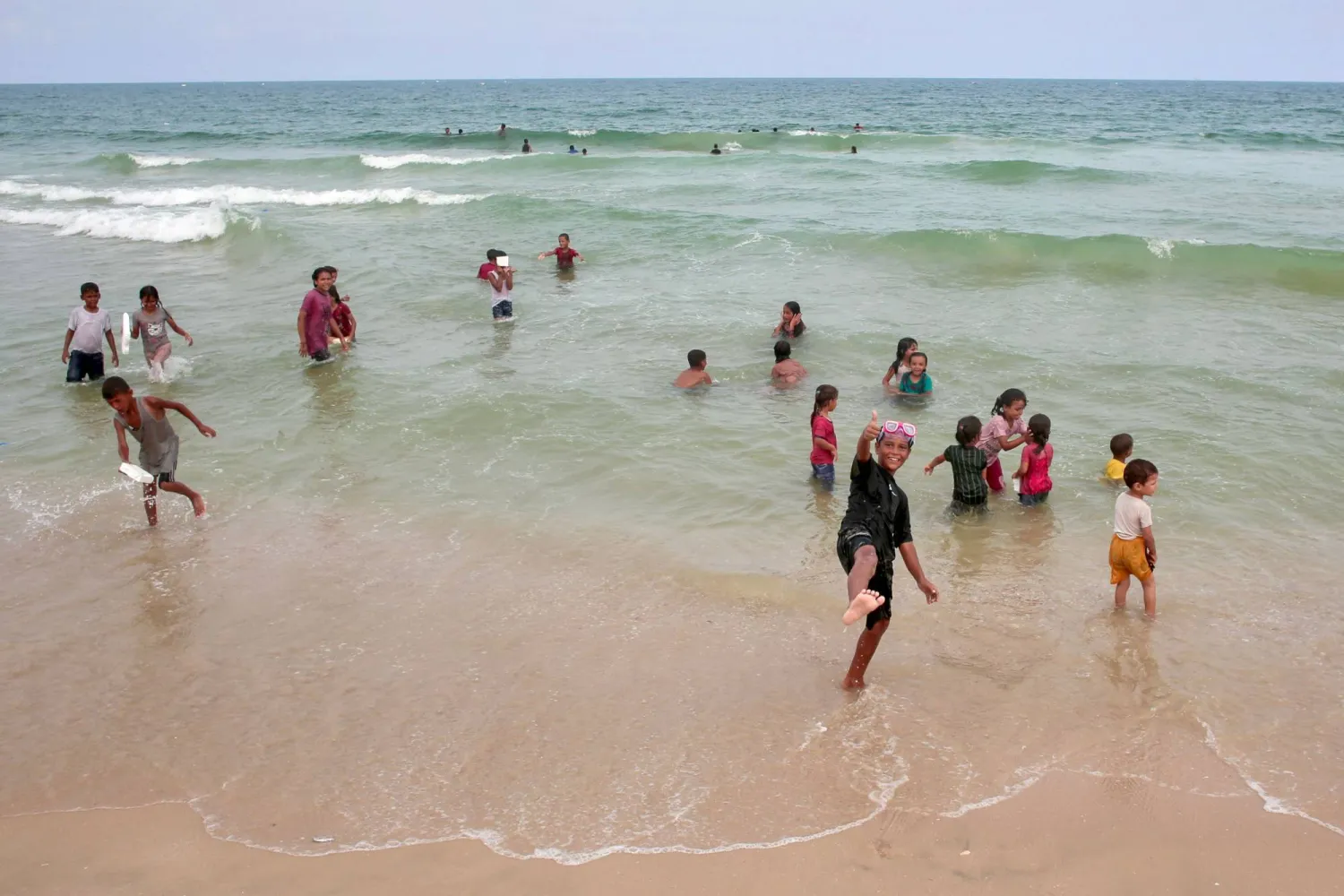 ارتفاع قياسي لدرجات الحرارة في قطاع غزة (أ.ف.ب)