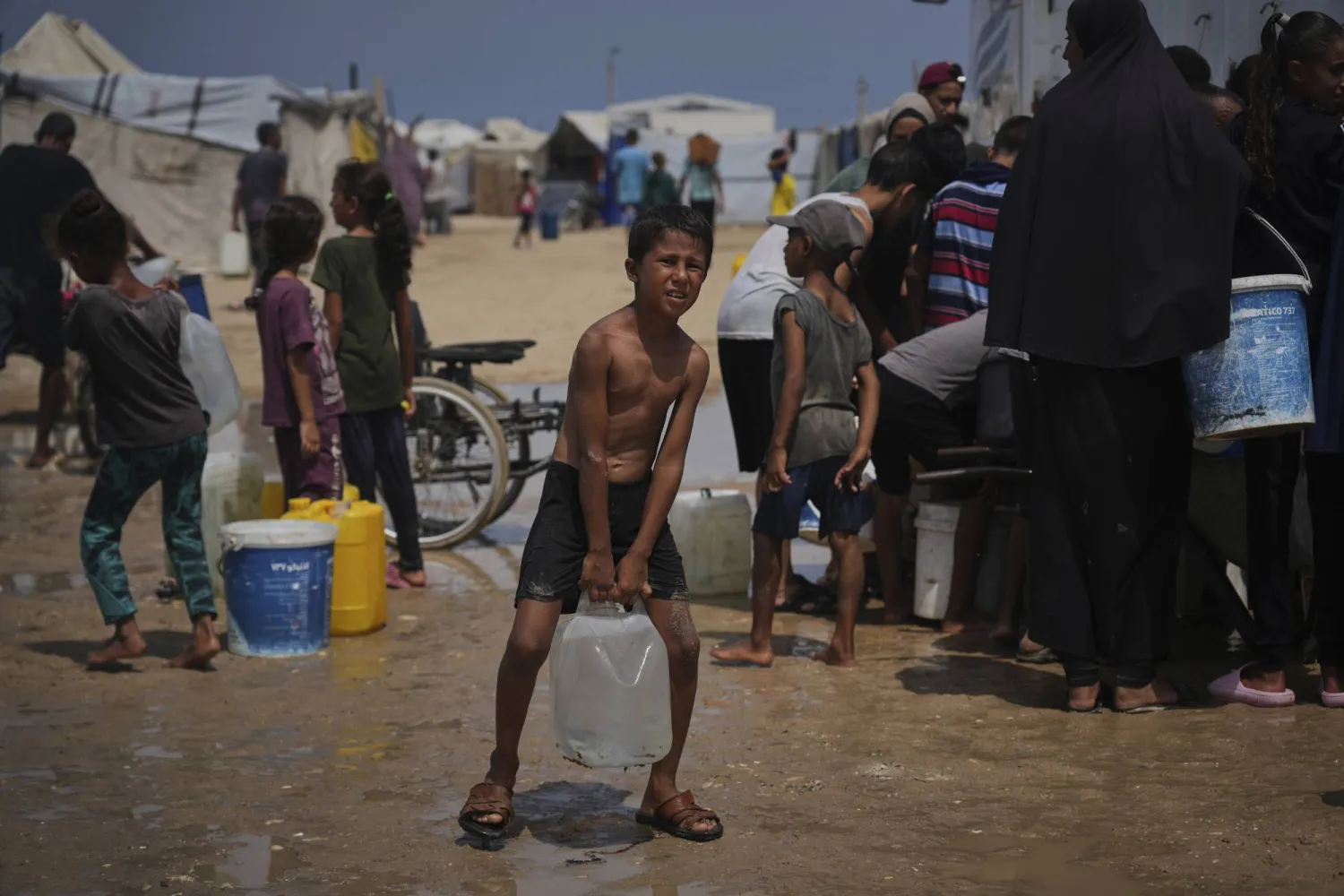 ارتفاع قياسي لدرجات الحرارة في قطاع غزة (أ.ب)