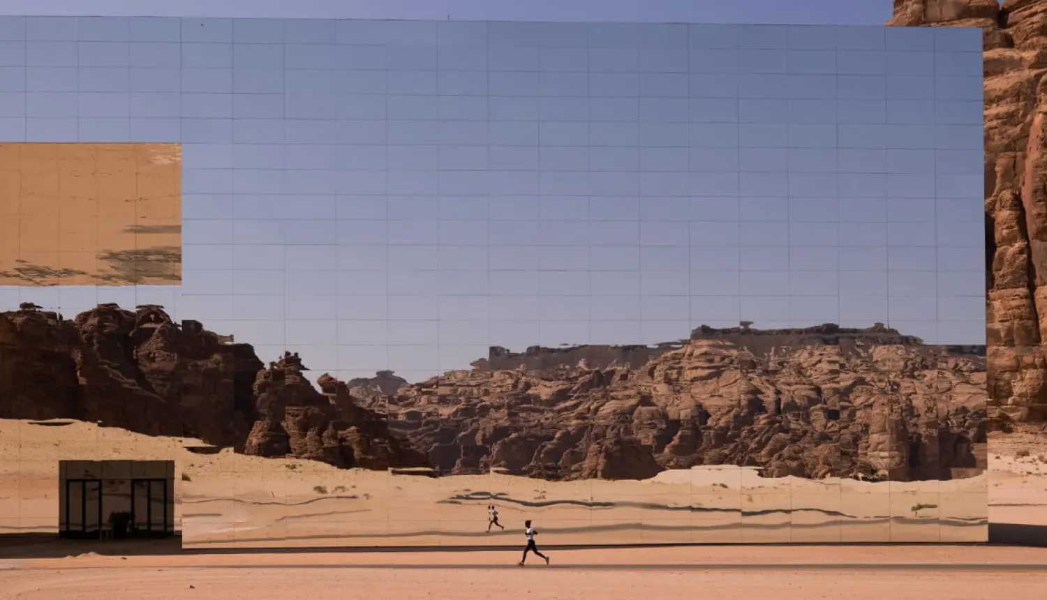 The full marathon course passes by the iconic Maraya building and other notable landmarks in AlUla. - SPA