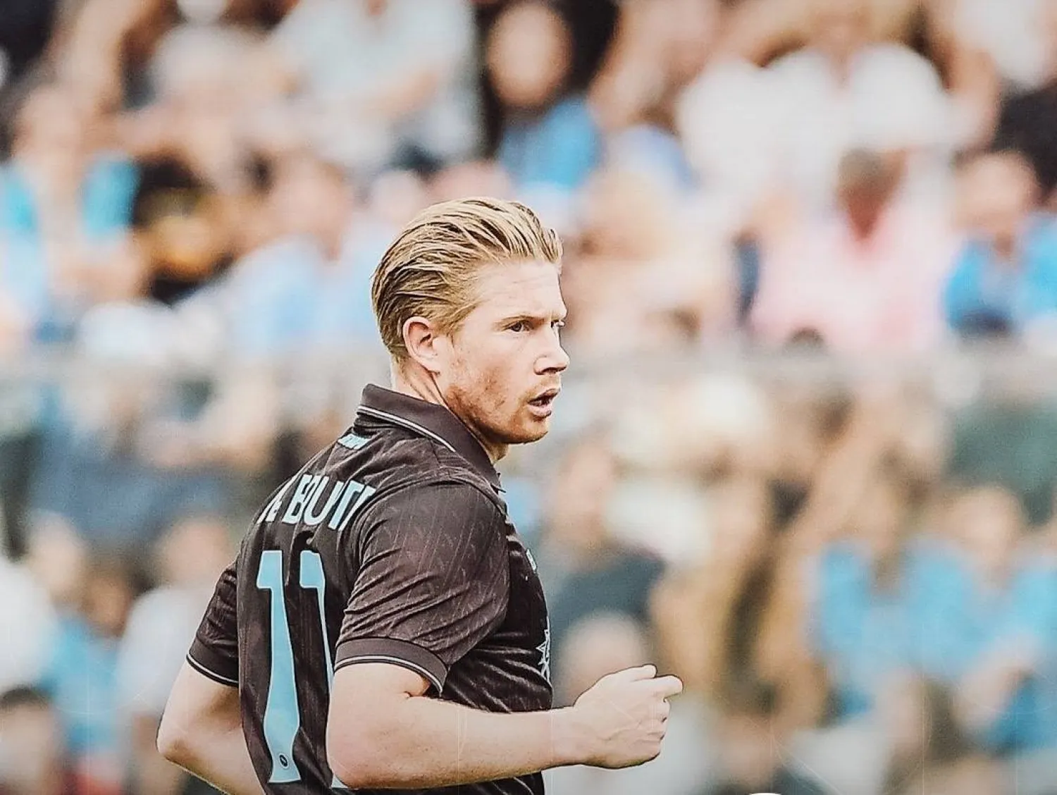 دي بروين لاعب نابولي الجديد خلال المواجهة (الشرق الأوسط)