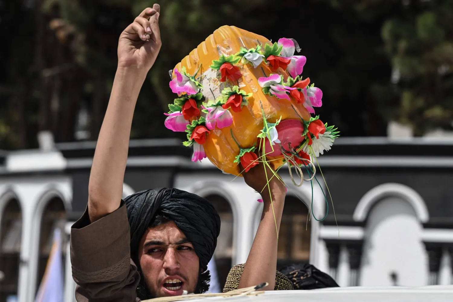 يحتفل الناس في كابل بالذكرى الرابعة لسيطرة ططالبان» على أفغانستان...15 أغسطس 2025 (أ.ف.ب)