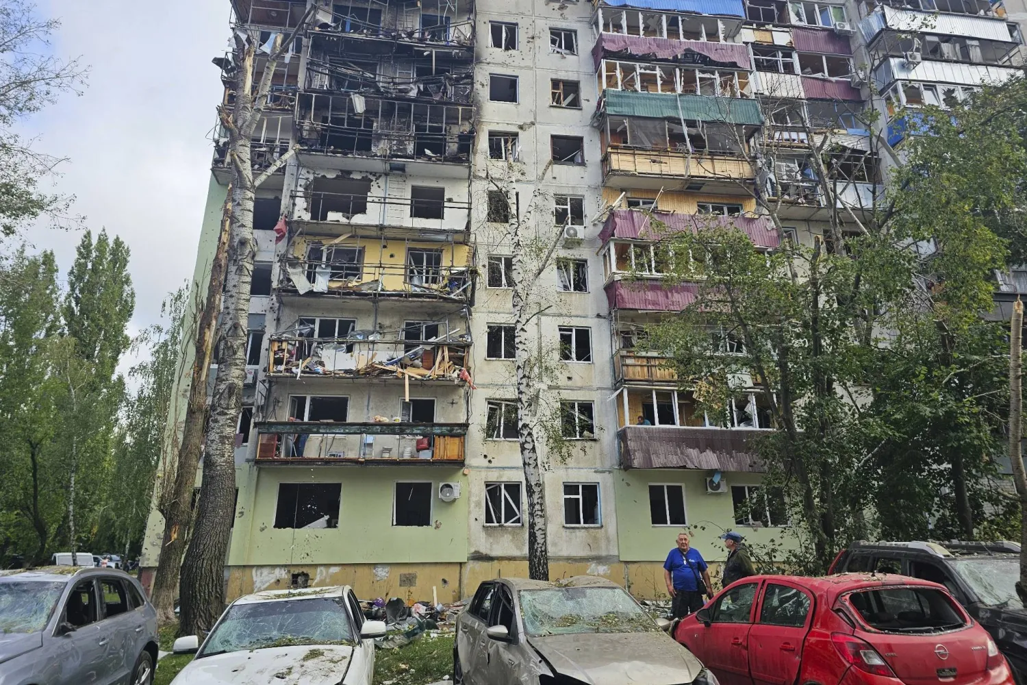 صورة وزّعتها حكومة منطقة كورسك لبناية تعرّضت لهجوم بالمسيّرات الأوكرانية (أ.ب)