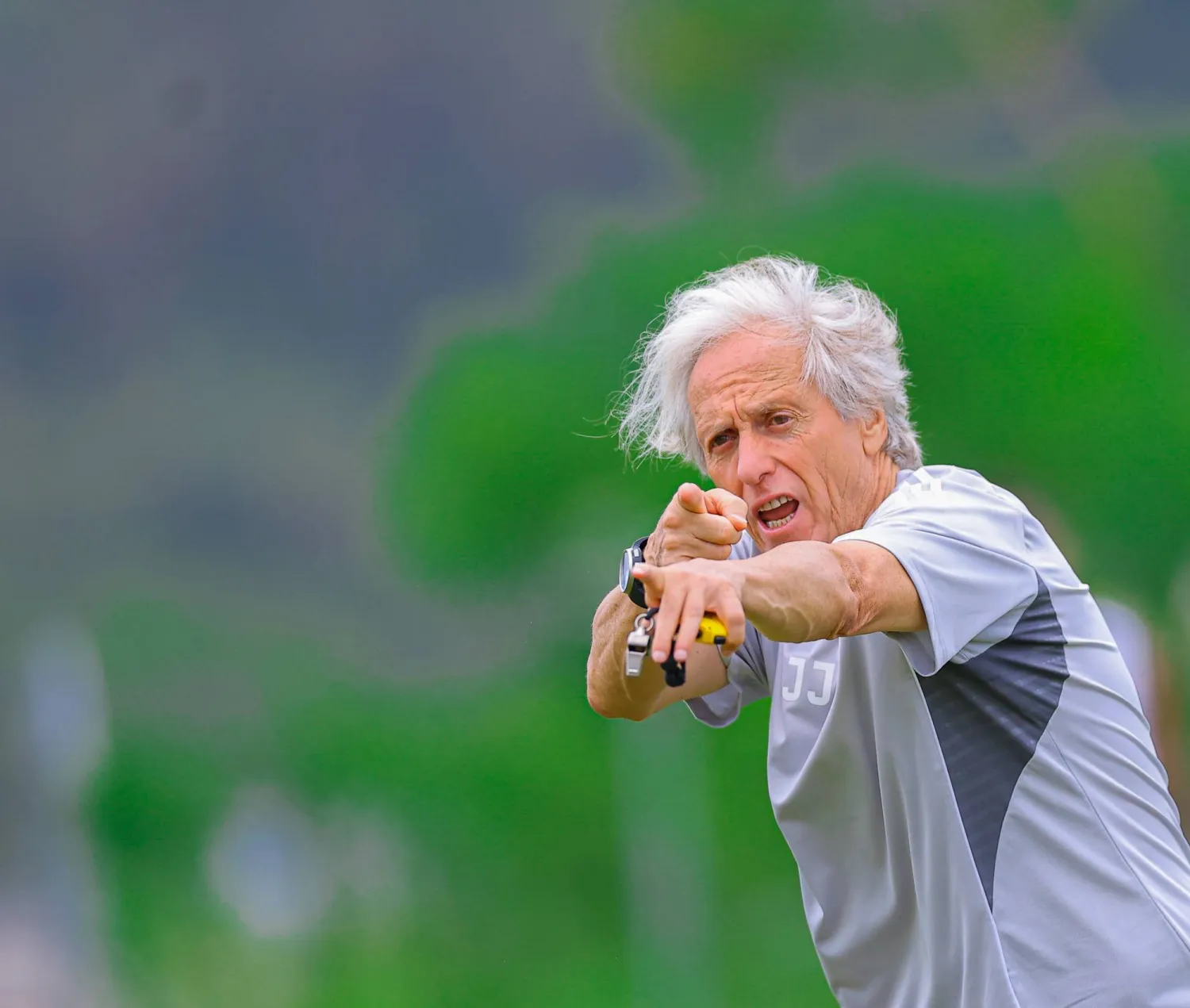 خيسوس لدى قيادته تدريبات «النصر» الأخيرة (موقع النادي)